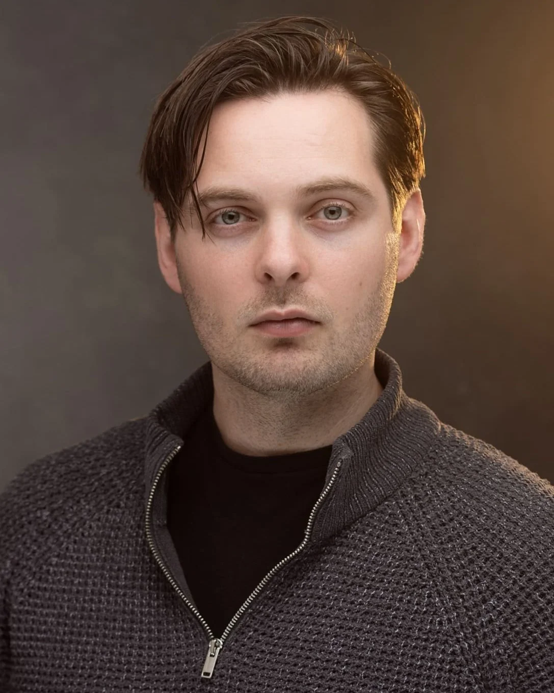 oliver-cummins-actor-headshot-3.jpg