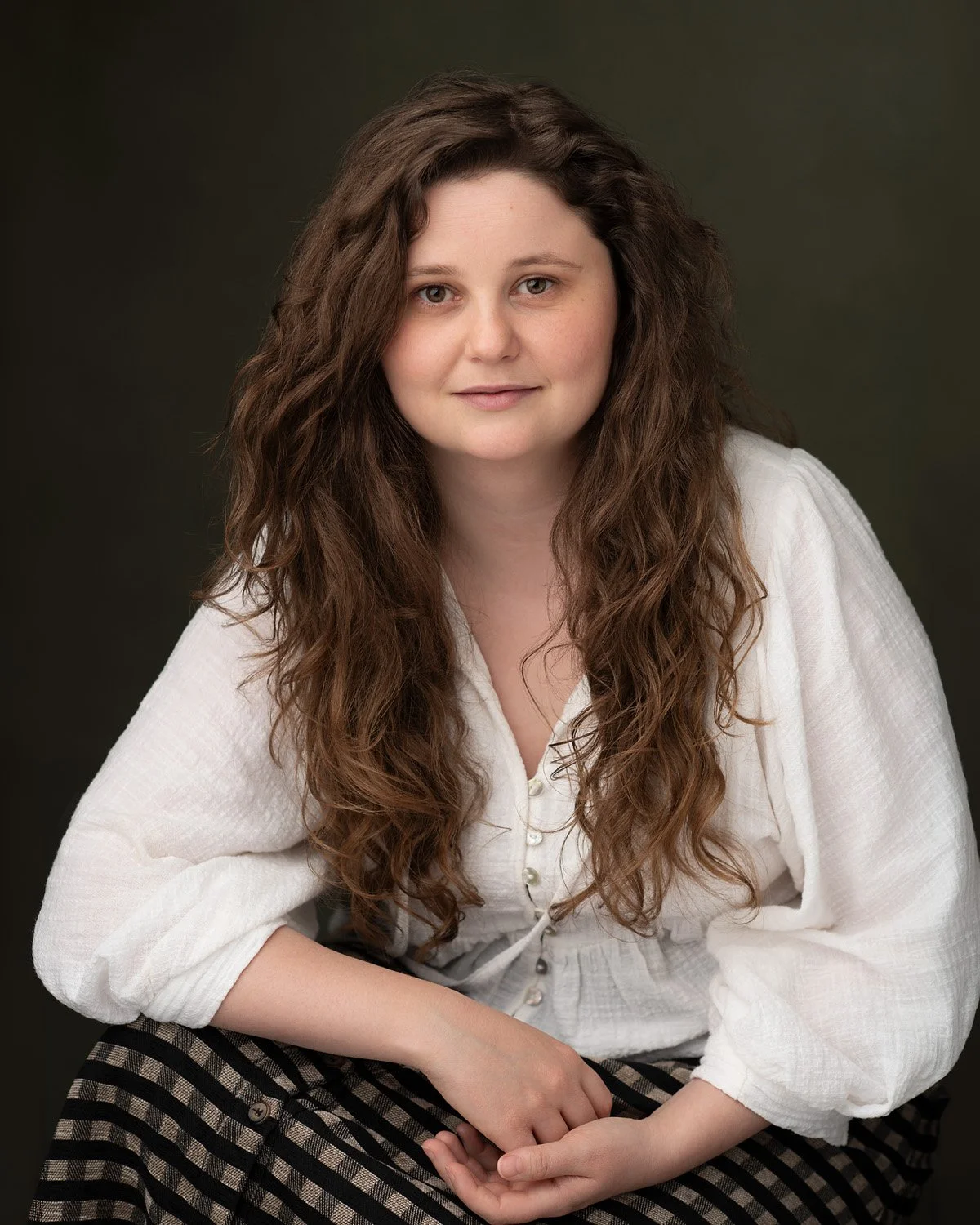 laura-dewey-actor-headshot
