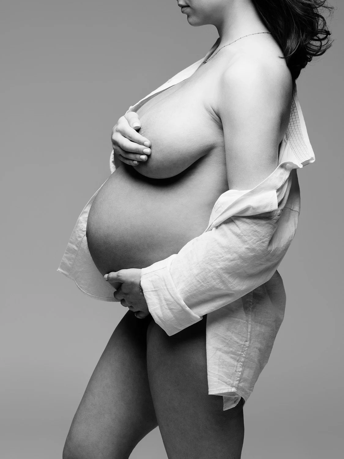 black white maternity pregnancy  photoshoot