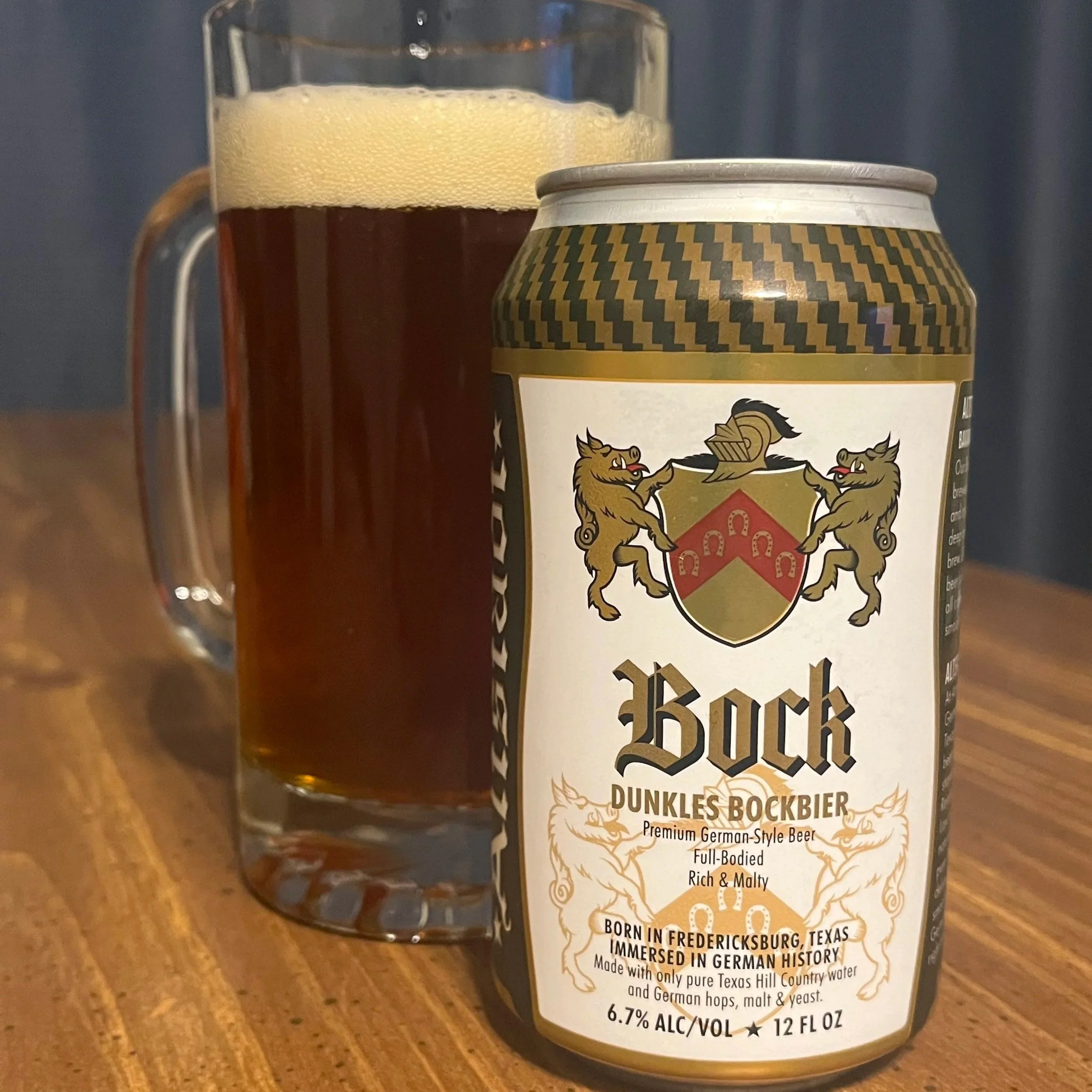 beer stein next to Altstadt beer can