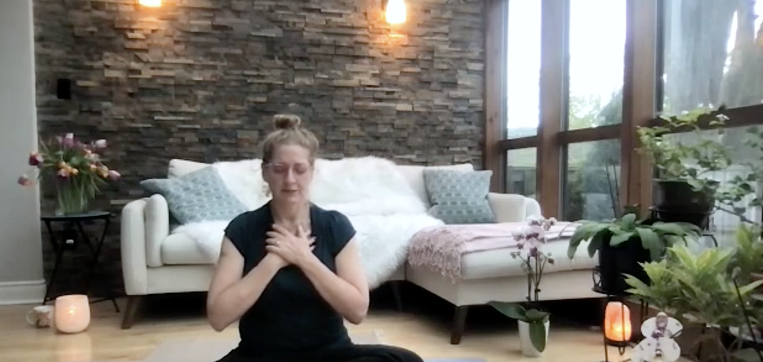 Aroma Yin Yoga .png