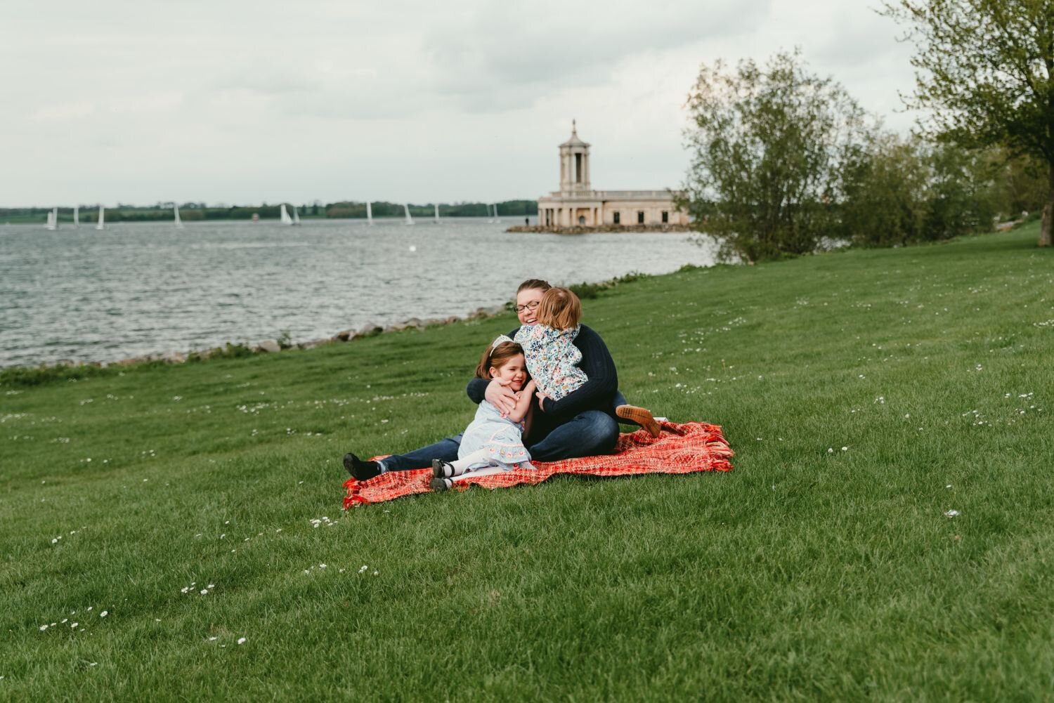 Kids kissing mother Rutland Water Mothers in photos