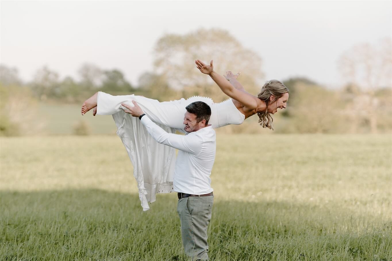 Every wedding I joke about the dirty dancing lift. 
This time I didn&rsquo;t. Didn&rsquo;t even mention it. 

Guess what. 

I GOT IT. 

I shared the teaser film from @annaconen &amp; @willyfarm87 the other day but now its time for some pics. I&rsquo;