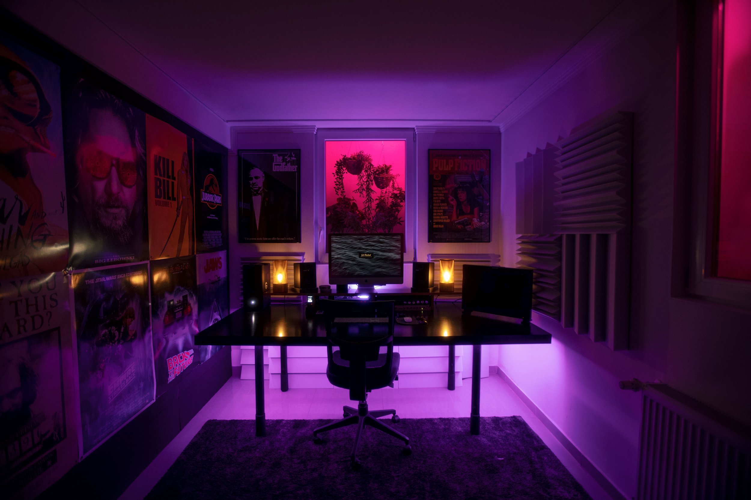 Get Flashed Medias Editing Suite. Buntes Licht gepaart mit modernster Technik