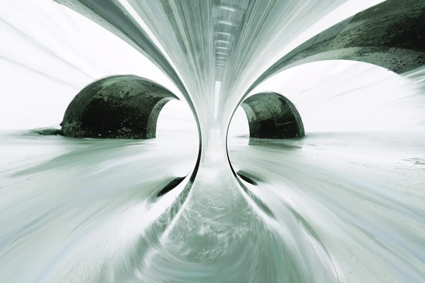 You don&rsquo;t need to hunt for what you will fall into&hellip;

#deadfall #asiftomorrow #tyche #artphotography  #painting