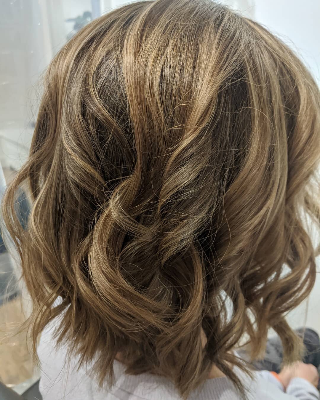 Great lengths extensions.

We added two bundles of hair for beautiful voluminous hair.

Swipe ➡️ for before shot 

#ottawahairstylist
#ottawahair
#613hair
#greatlengthscanada #bighairdontcare💁  #thickhair #glebesalon #prettyhair #extensions