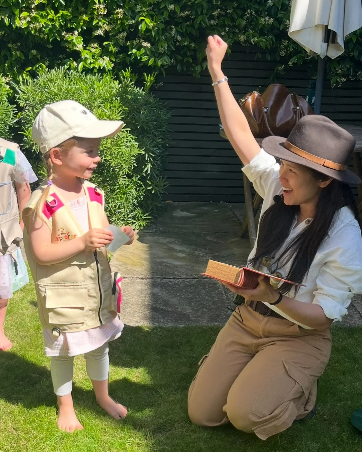 Bring back the sunny weather! We are looking forward to all of the garden parties returning VERY soon!! ☀️🌸