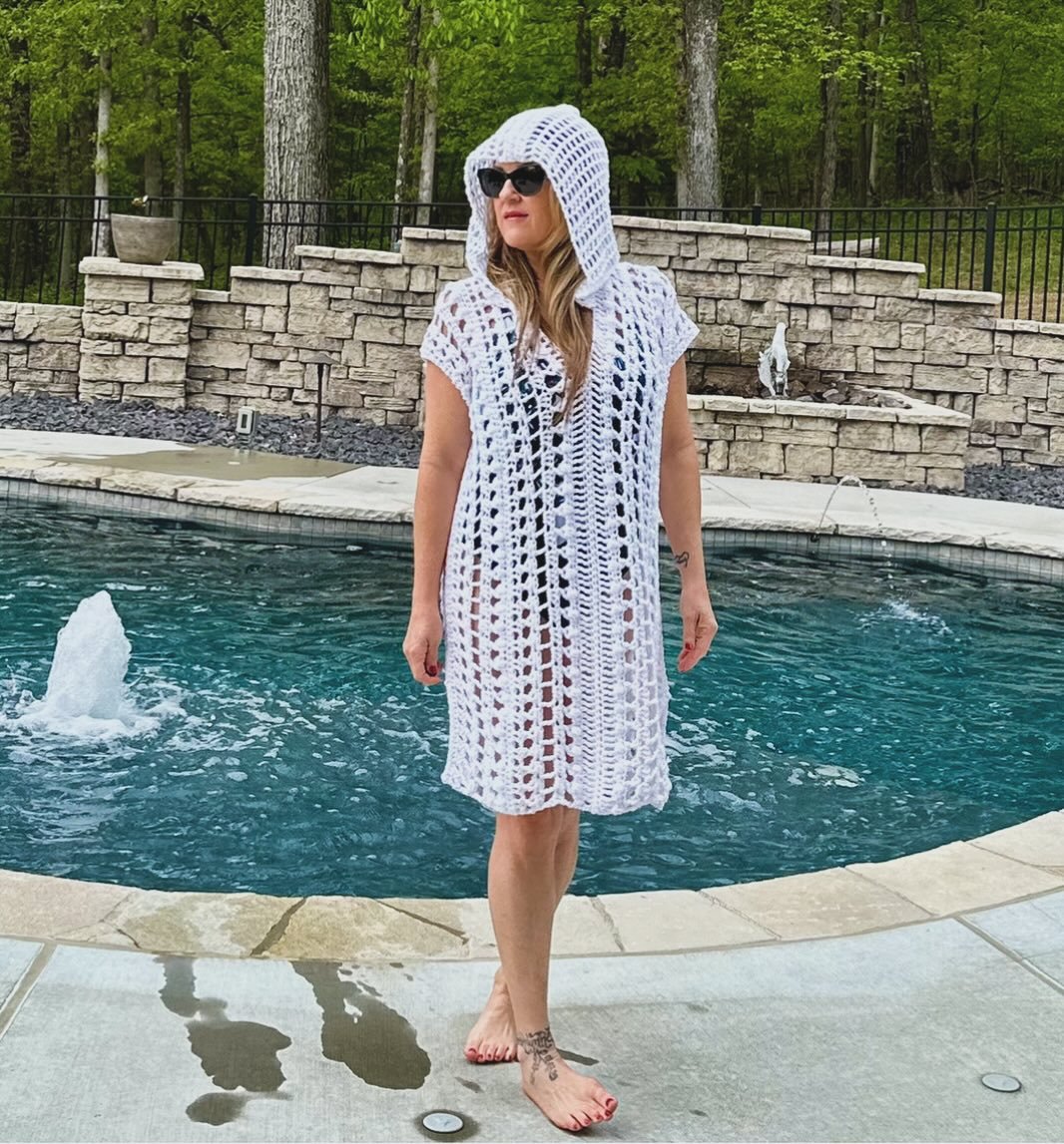 ☀️The Breezy Hooded Swim Cover Crochet Pattern has been RELEASED! ☀️
You&rsquo;ll find so many different options with this pattern. Make it long, short, fitted, or boxy. Add fringe, or not! Take 70% off the next 24 hours in all@my shops! 
Website😎 h