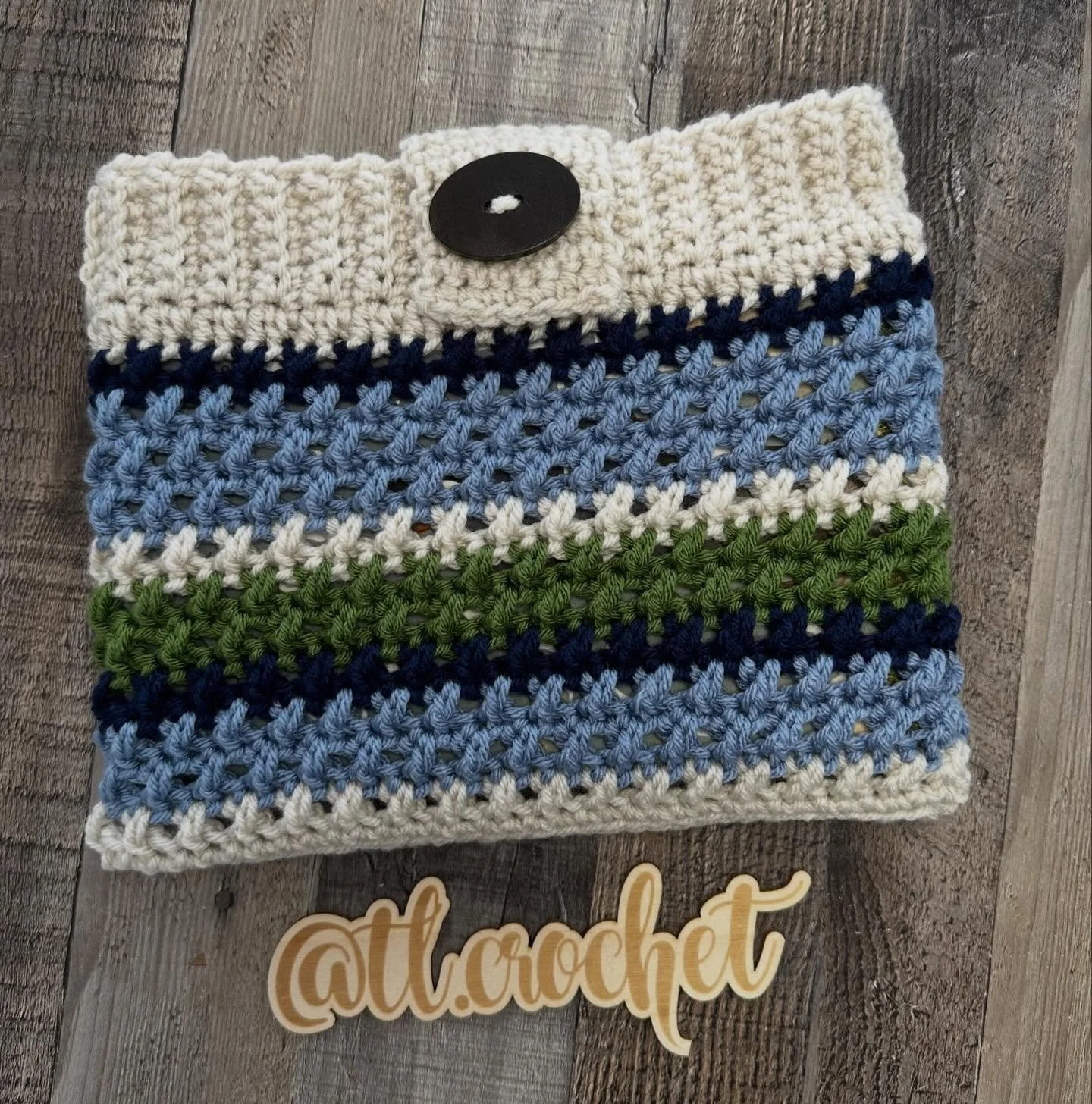 🎉Hurray! 🥳The latest book sleeve pattern has been released!
You can take 70% off the X-Stitch Book Sleeve pattern. Works up so quick for all you makers needing a gift, stocking shops and attending markets! 
There are instructions in the pattern on 