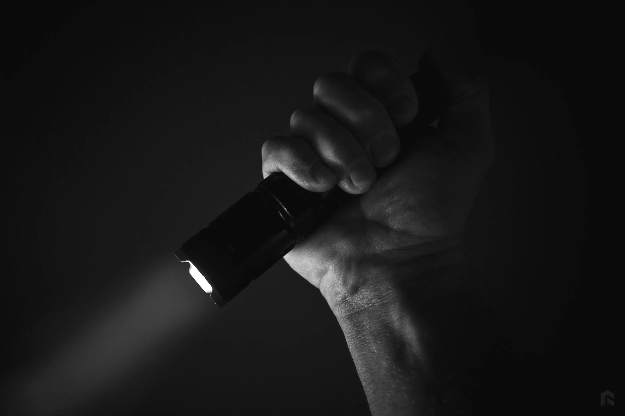 M4K5810-bw-taclight-CHANGE.jpg