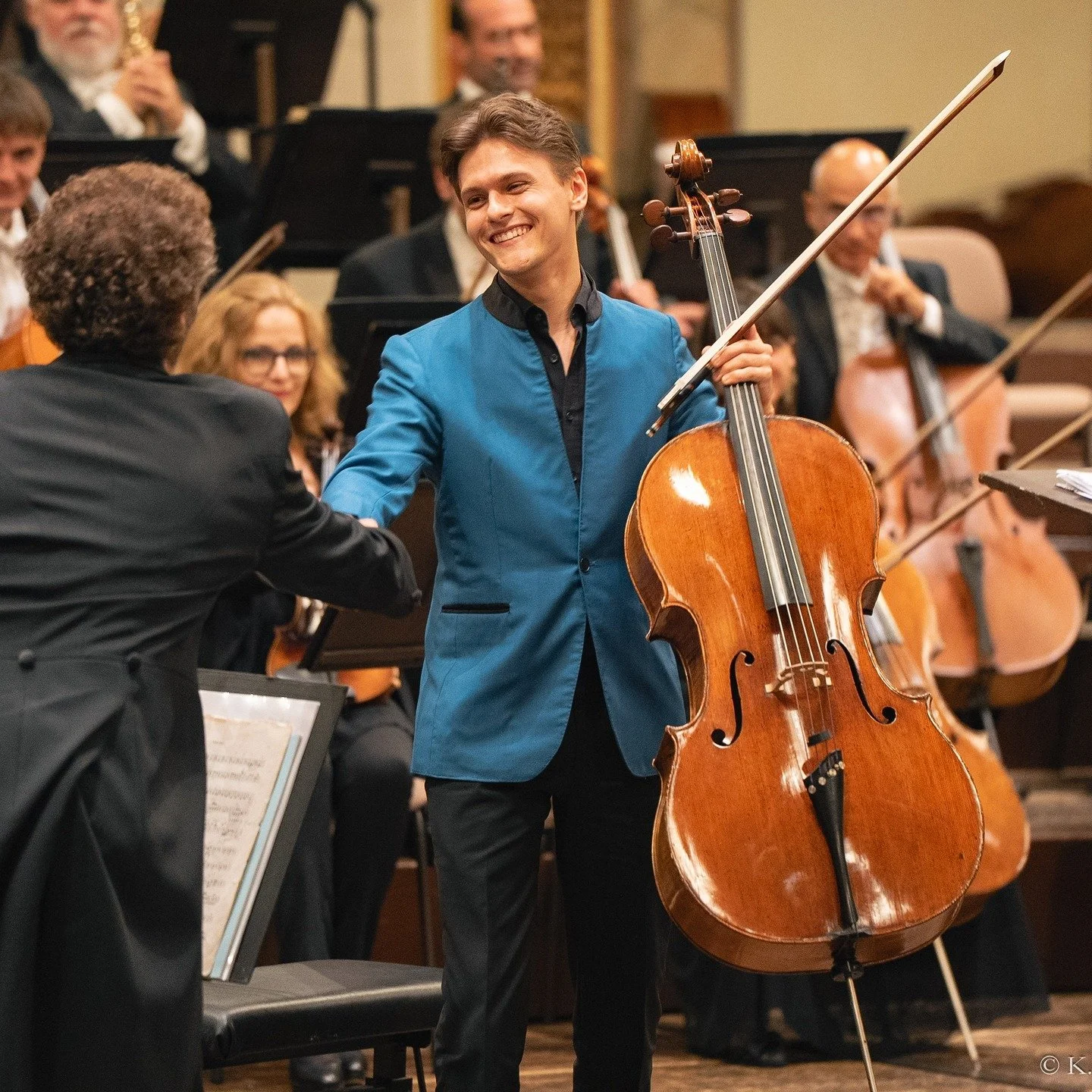#throwback to an unforgettable concert at @musikverein.wien on September 14, 2025 ✨ Playing Tchaikovsky&rsquo;s Rococo Variations with the amazing @tssoofficial under Maestro Thomas Sanderling was pure joy. Feeling so grateful to share my passion 😊 