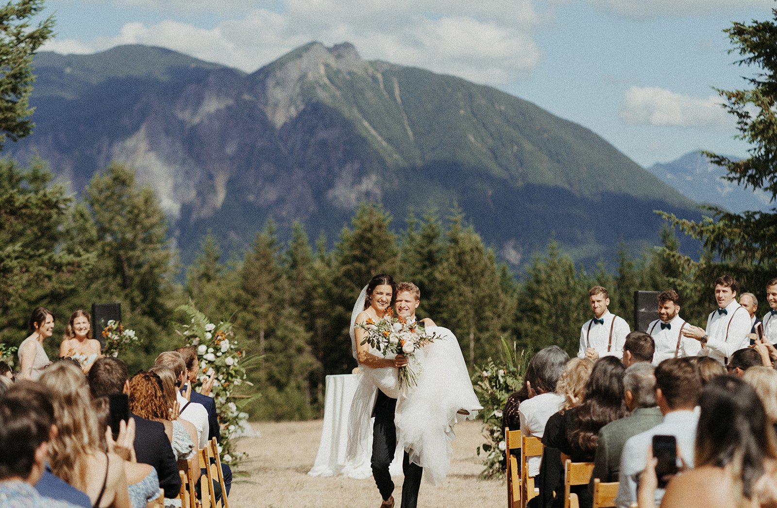 snoqalmie point park wedding ceremony