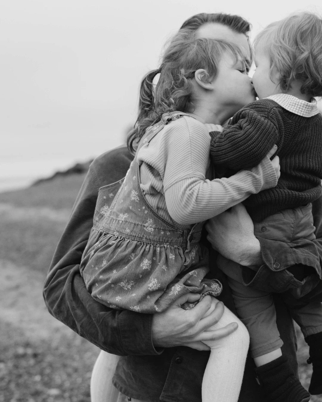 Throwing rocks in the sound, playing follow the leader, and practicing our jumps &mdash; all is right in the world. A sweet time reconnecting with these four for their family session 🤍

: family session photographer, seattle family photos, family ph