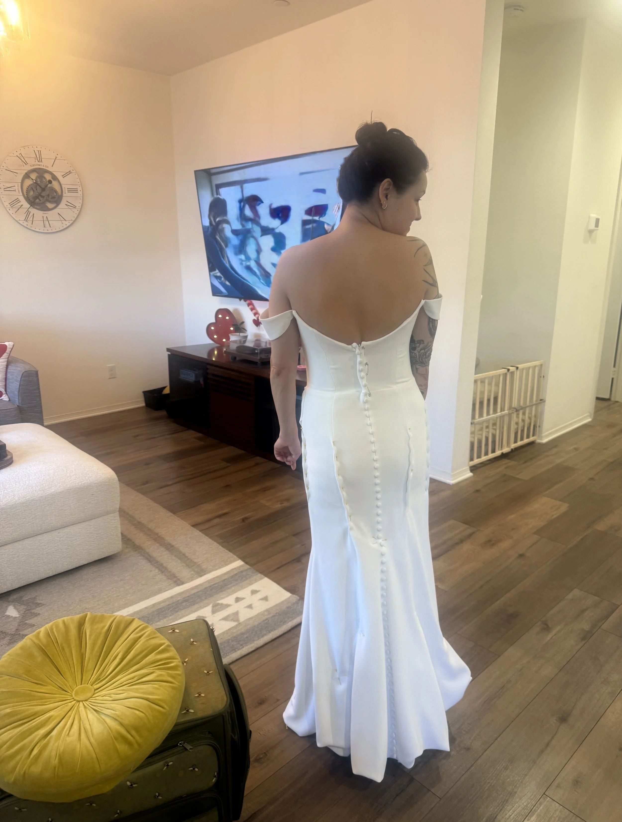 Before with pinning of contour and bustle