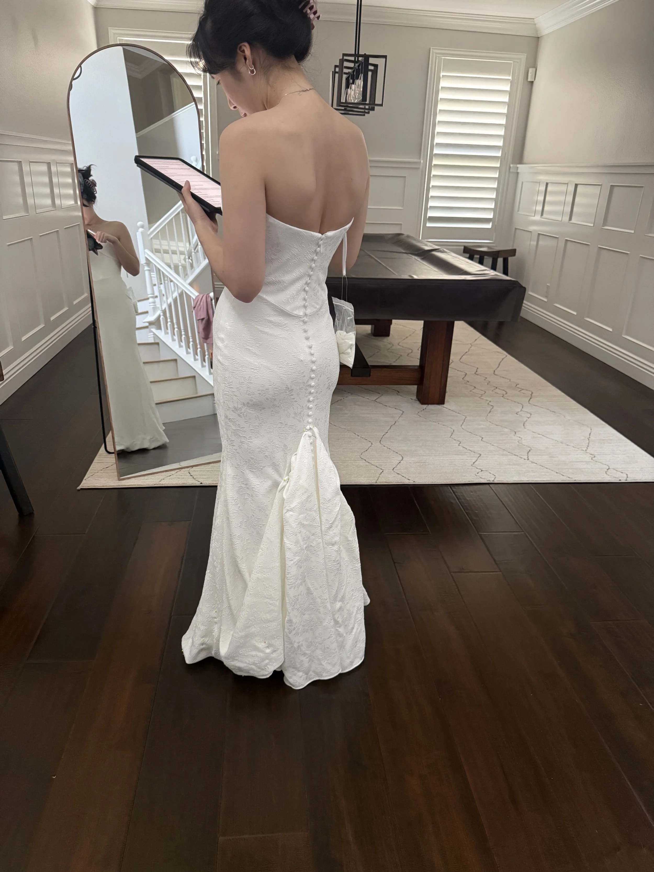 American bustle on crepe