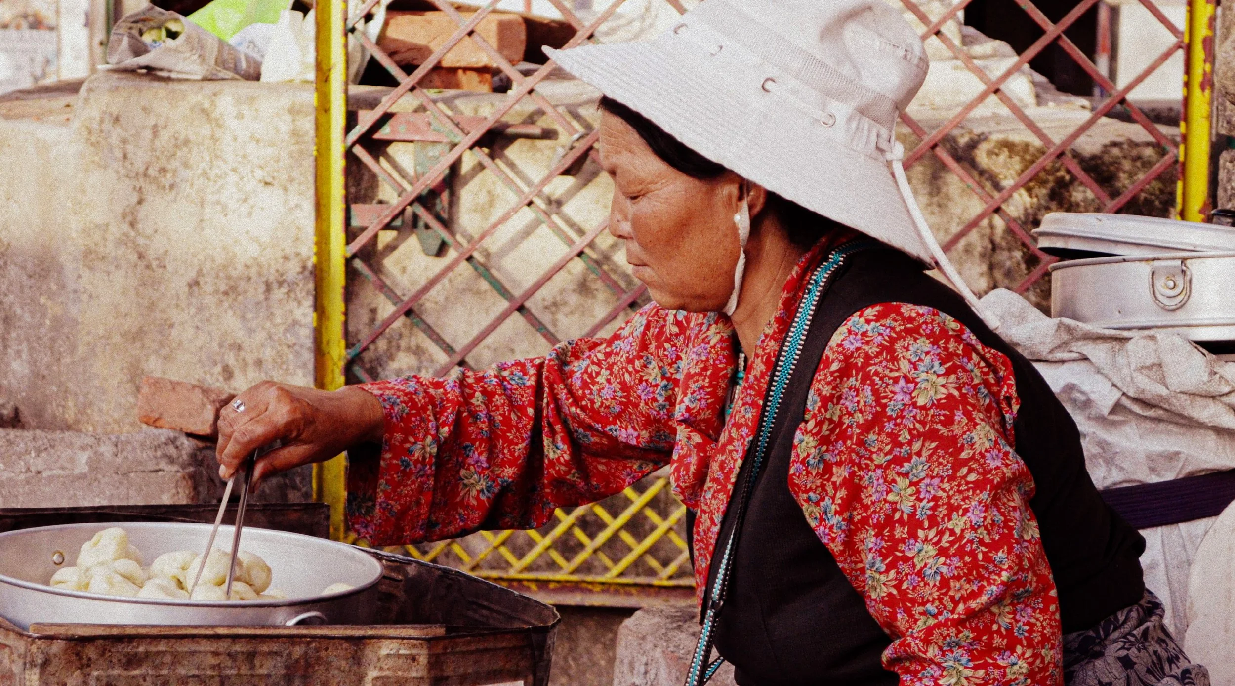 MOMO VENDOR (Dharamshala, India)
