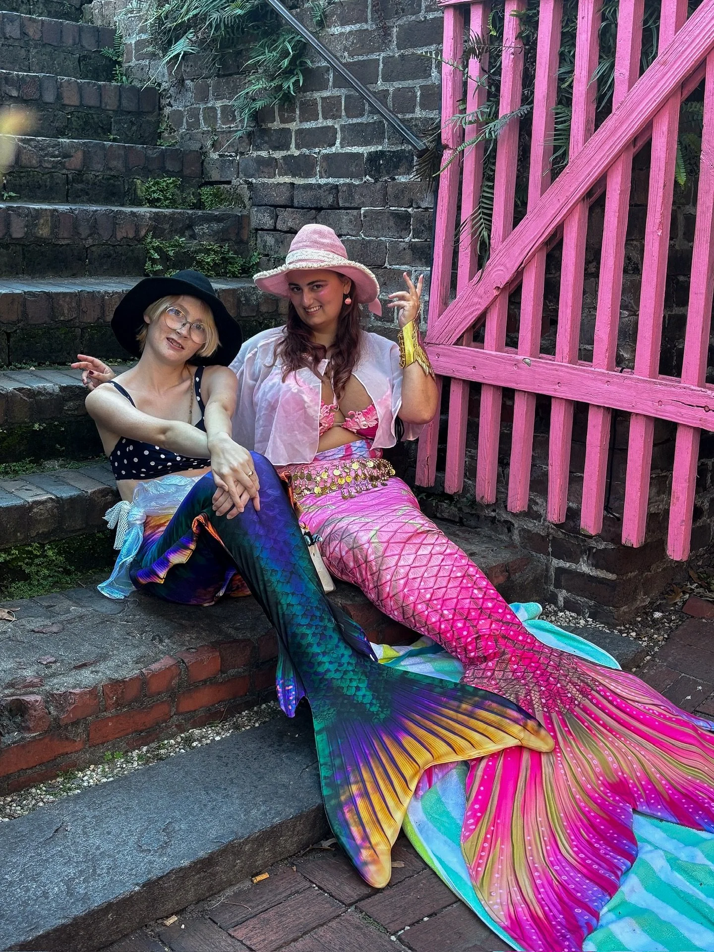 Spelling mortals is always more fun as a pair of sea witches ✨
.
Happy Halloween fishies! I had a splash taking spooky photos with my friend @mermaid_ourelia !
.
Do you have any plans with friends on this magical night? I&rsquo;ll be spending the nig