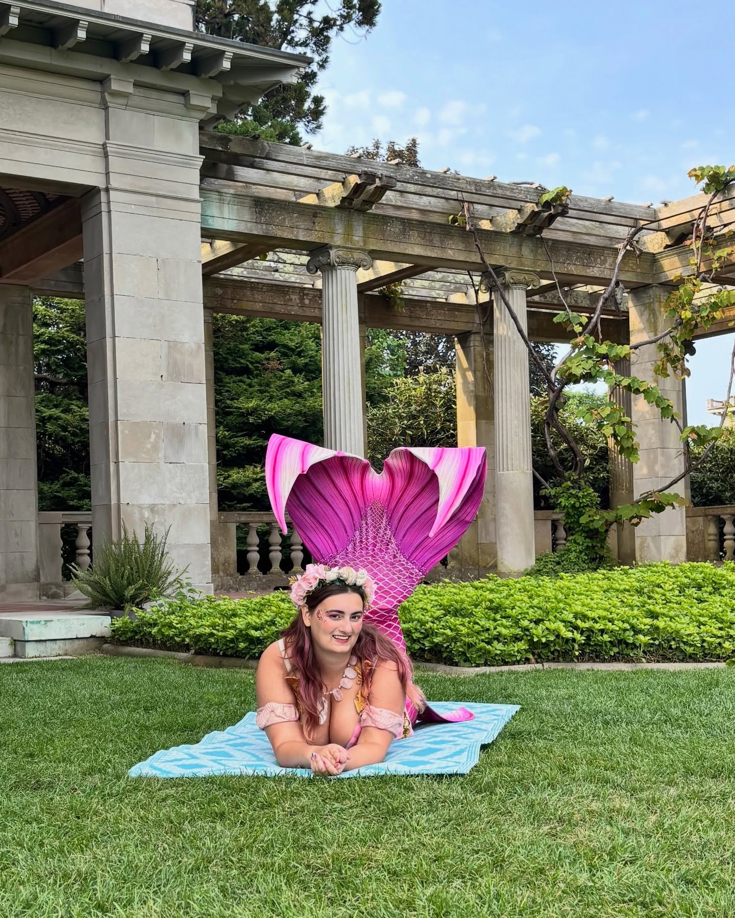 The best journeys aren&rsquo;t about the destination, but the friendships you make along the way. 
.
So this is a *little* late but Saturday the 21st was this account&rsquo;s 6th anniversary!
.
While I&rsquo;ve had a tail longer than I&rsquo;ve had t