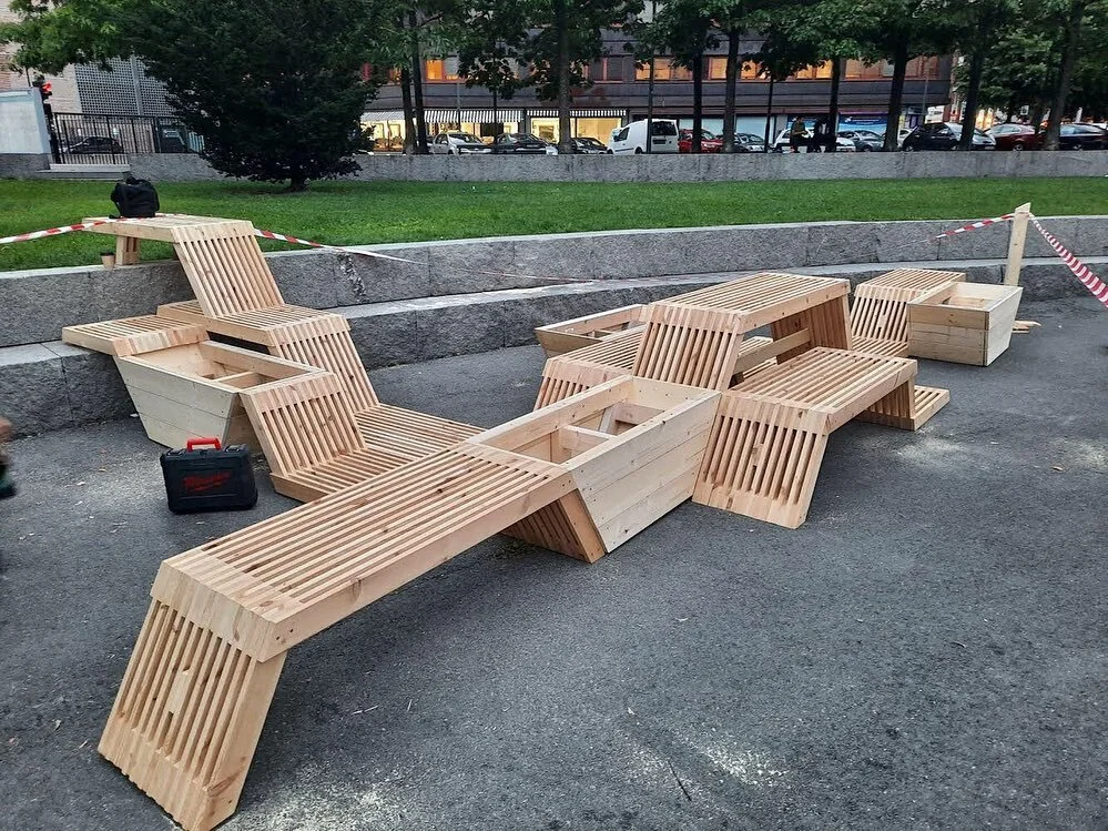 Dag 4 - Da var vi nesten i m&aring;l med &aring; montere konstruksjonen i vest i Vaterlandsparken.