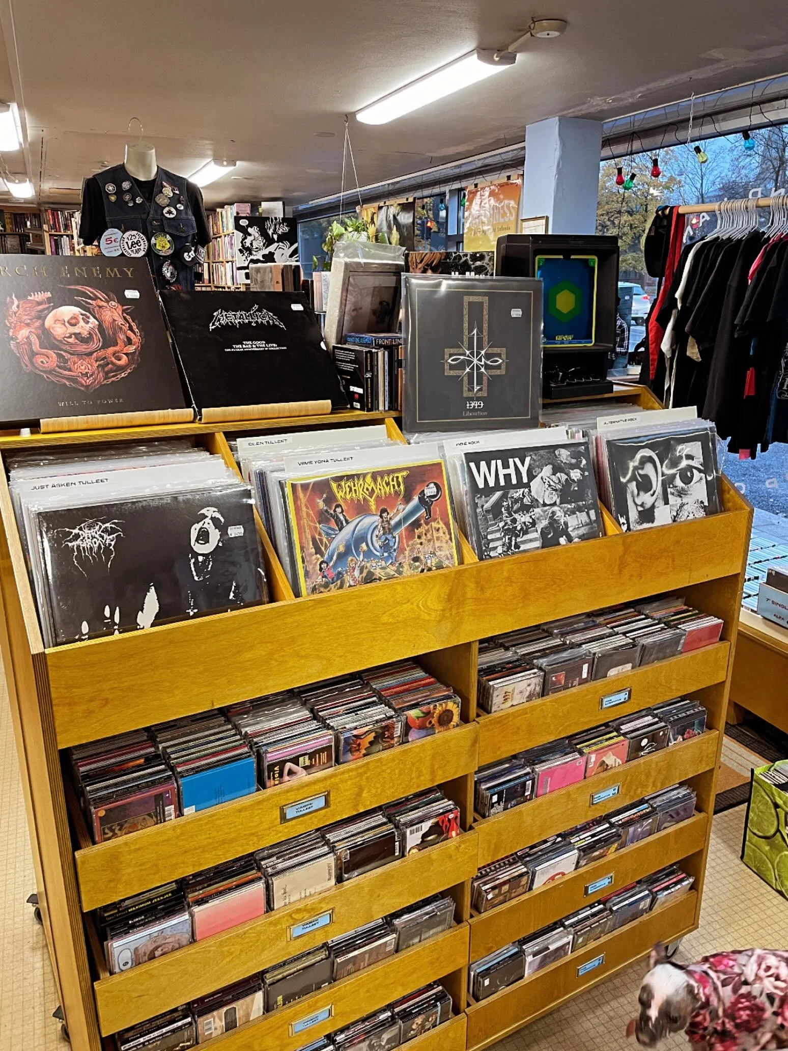 Jos perustat hevib&auml;ndin, voitko perustaa sellaisen, joka toimii muistis&auml;&auml;nt&ouml;n&auml; yhteen ovikoodiin? 

Done. 

Alunperin 1349 on ottanut nimens&auml; siit&auml; vuosiluvusta, jolloin musta surma levisi Norjaan, mutta sattumoisin