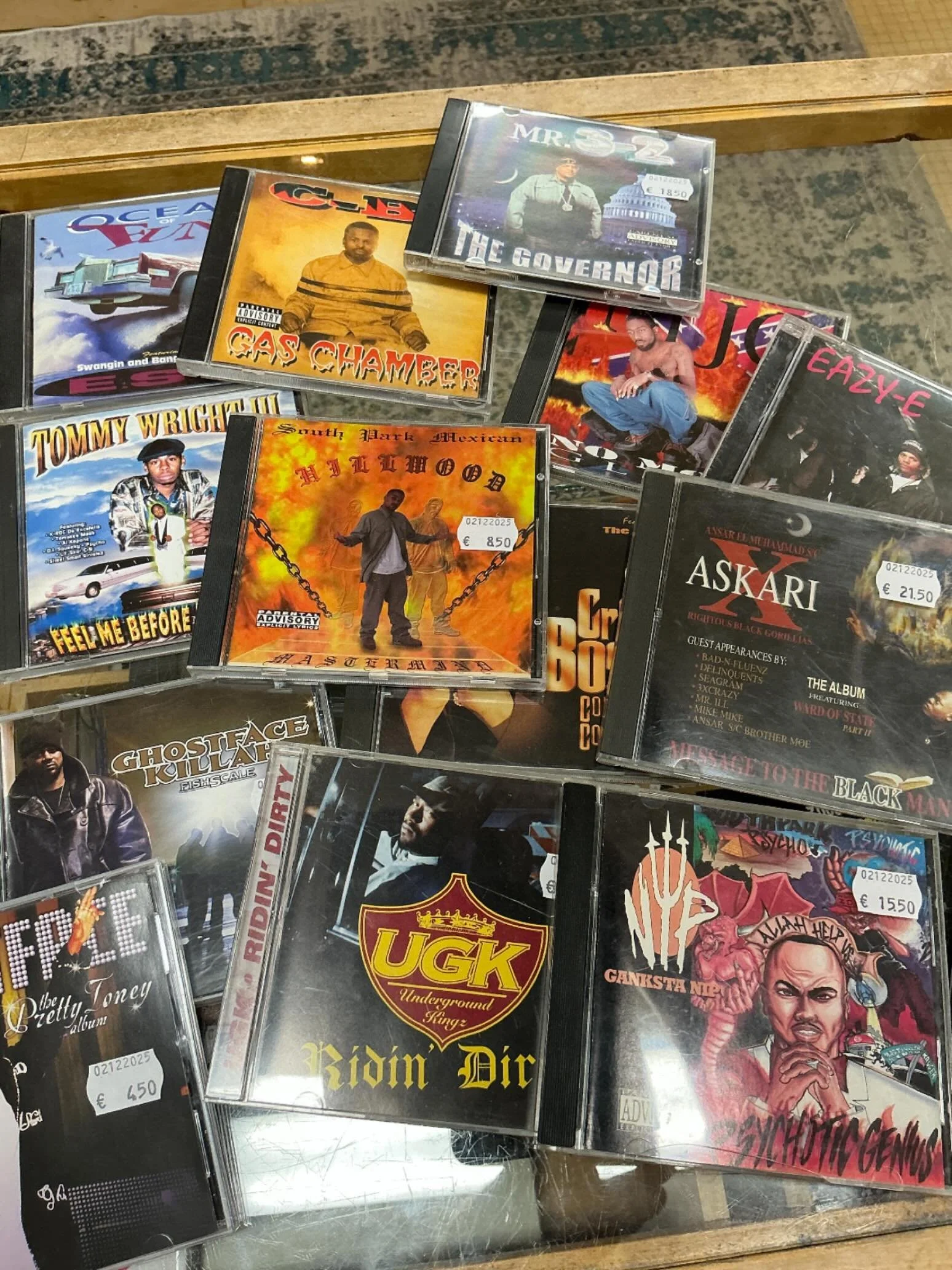 Ostin vuosia sitten harvinaisen orkkispainoksen Anthraxin Sound Of White Noisesta viidell&auml;kympill&auml;. Se oli kallein levy, jonka olin koskaan ostanut ja pidin sit&auml; minun kipukynnyksen&auml;ni. Kalliimpaa levy&auml; en voisi koskaan ostaa