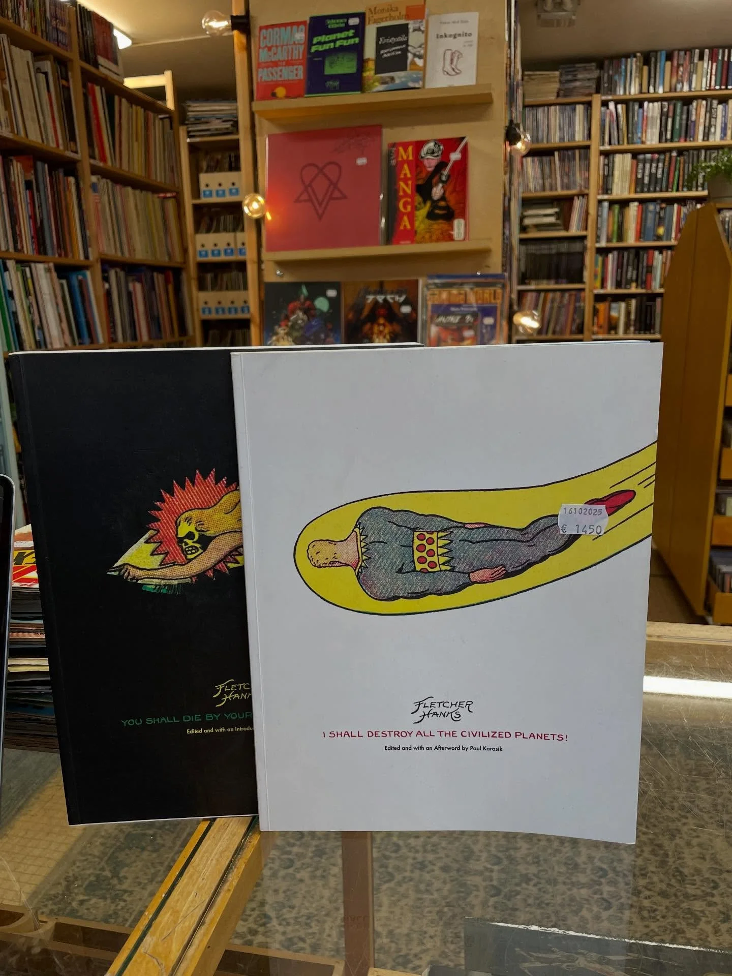 Aikuisi&auml;ll&auml; olen aina ollut sit&auml; mielt&auml;, ett&auml; Ter&auml;smies on hieman tyls&auml; ja jotenkin liian puhtoinen supersankari. 

Kun tyyppi on k&auml;yt&auml;nn&ouml;ss&auml; tuhoutumaton ja omaa j&auml;rjett&ouml;m&auml;t super