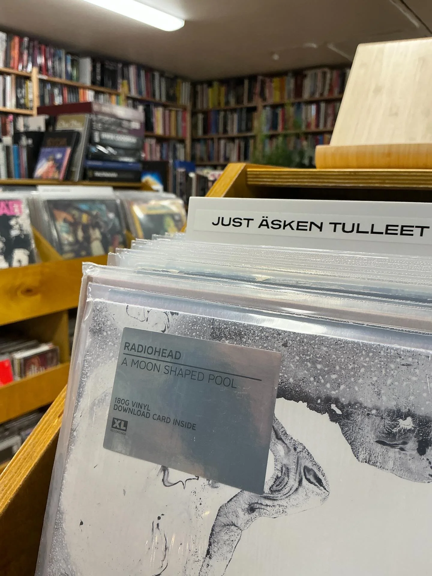 T&auml;n&auml;&auml;n aamulla n&auml;in omissa facebook-muistoissani postauksen 15 vuoden takaa, jossa olin unohtanut puhelimen aamulla kotiin ja miten ihana ja vapauttava tunne tuo oli kun oli kenenk&auml;&auml;n tai edes uutisten tavoittamattomissa