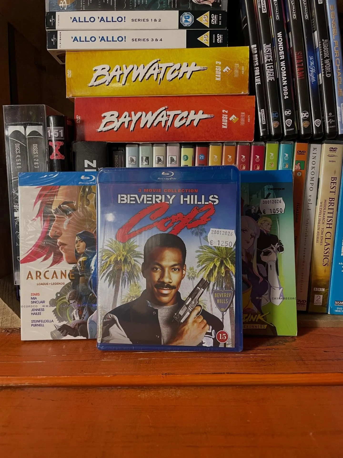 Minulla on tapana hankkia lempielokuvasarjani bokseina. Kokoelmista l&ouml;ytyy niin Indiana Jones -boksi, Painajainen Elm Streetill&auml; -boksi kuin Likainen Harry -boksikin.

Tuo kaikki johtuu tarpeesta saada mahdollisimman paljon omia suosikkeja 