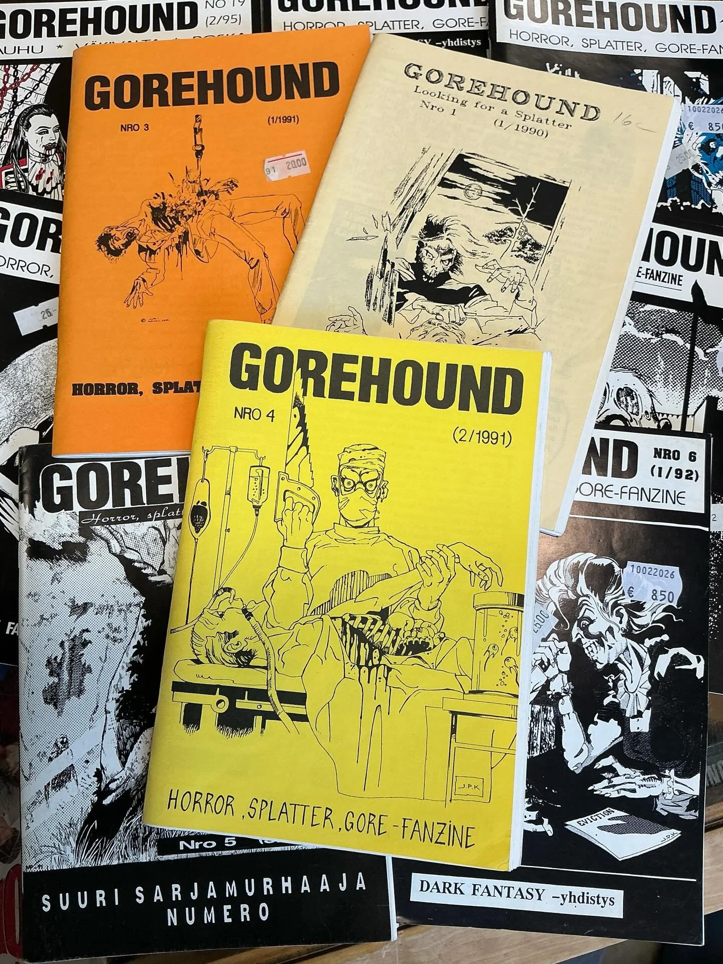 Ellei aamun score/soundtrack -postaus viel&auml; saanut leffafania sinussa suuntaamaan Alfaan, niin korotetaan viel&auml; v&auml;h&auml;n panoksia.

Noita mustavalkokantisia Gorehoundeja n&auml;kee melko usein ja niiden kohdalla ei syd&auml;n viel&au