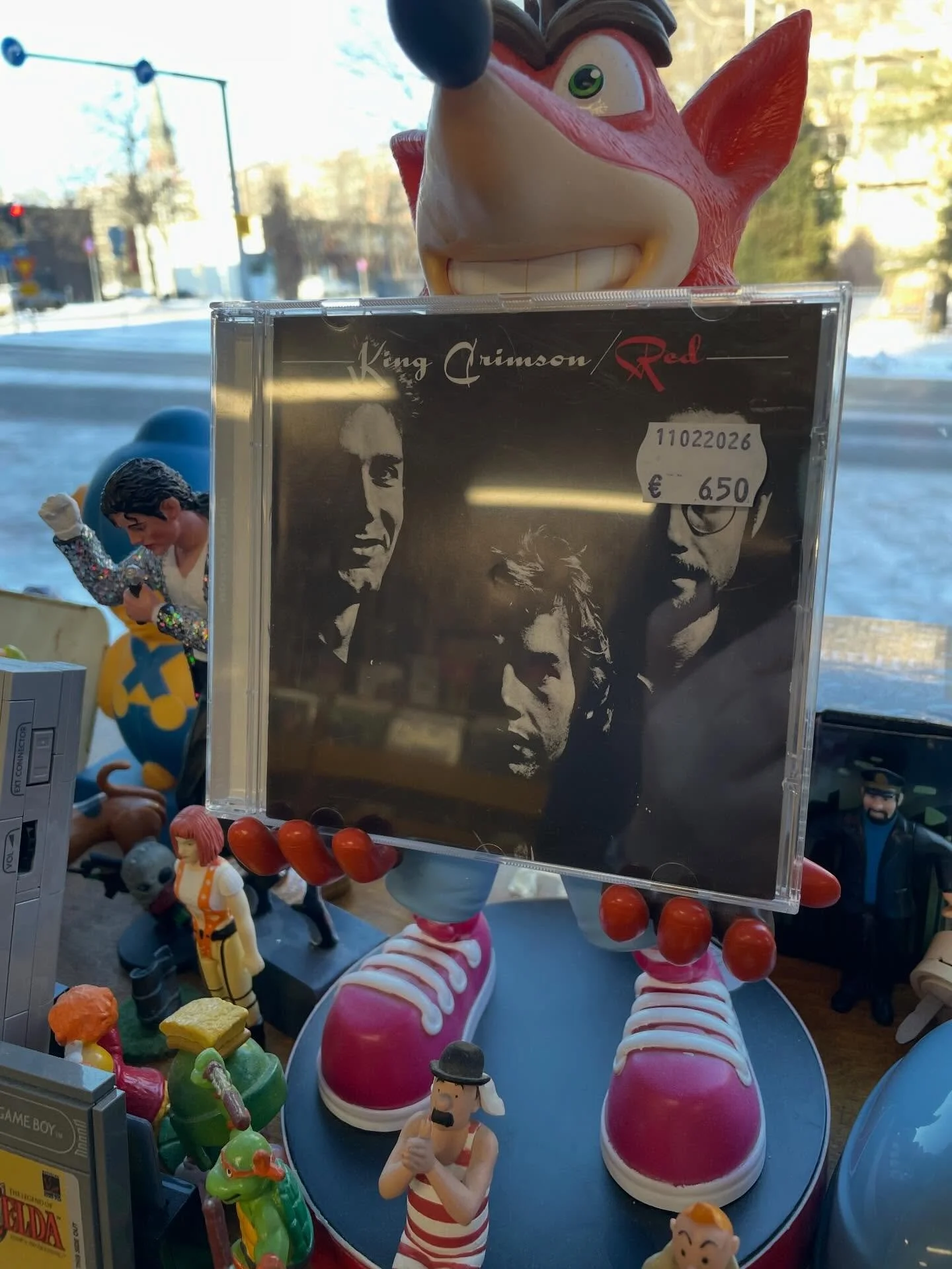 Minulla ei ole juurikaan ruoka-aineallergioita. Sinappi lienee ainoa havaitsemani asia, joka saa suuni limakalvot turpoamaan ja toisinaan jopa repeilem&auml;&auml;n. P&auml;rj&auml;&auml;n el&auml;m&auml;ss&auml;ni oikein hyvin ilman sinappiakin.

Se