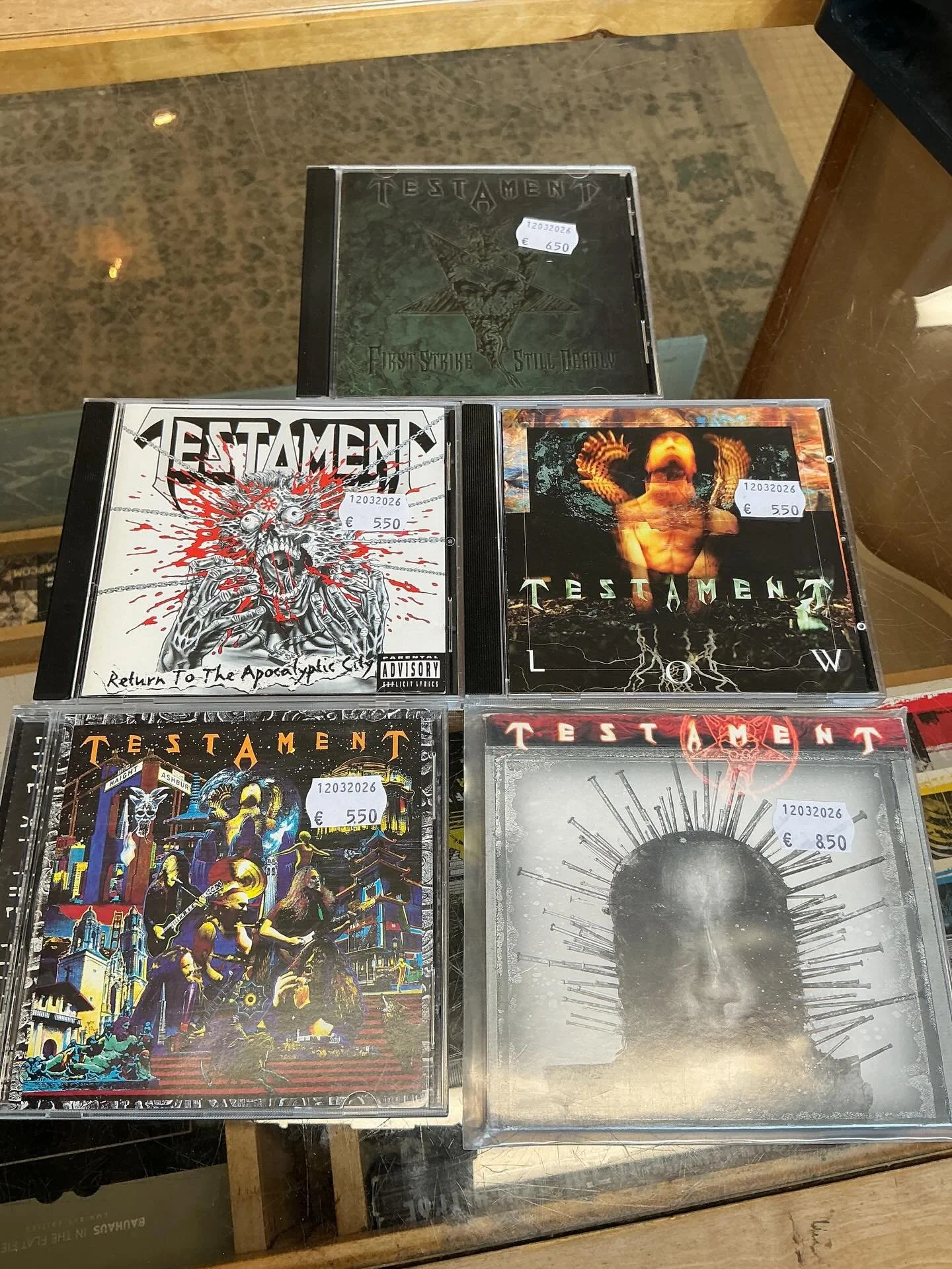 Vanha Testamentti, se se on itselleni liki pyh&auml; asia. Sen parissa on tullut vietetty&auml; lukuisia hartaita hetki&auml; aina teini-i&auml;st&auml; alkaen.

Uuteen Testamenttiin en ole oikeastaan edes sen suuremmin tutustunut. Monet tuntuvat pit