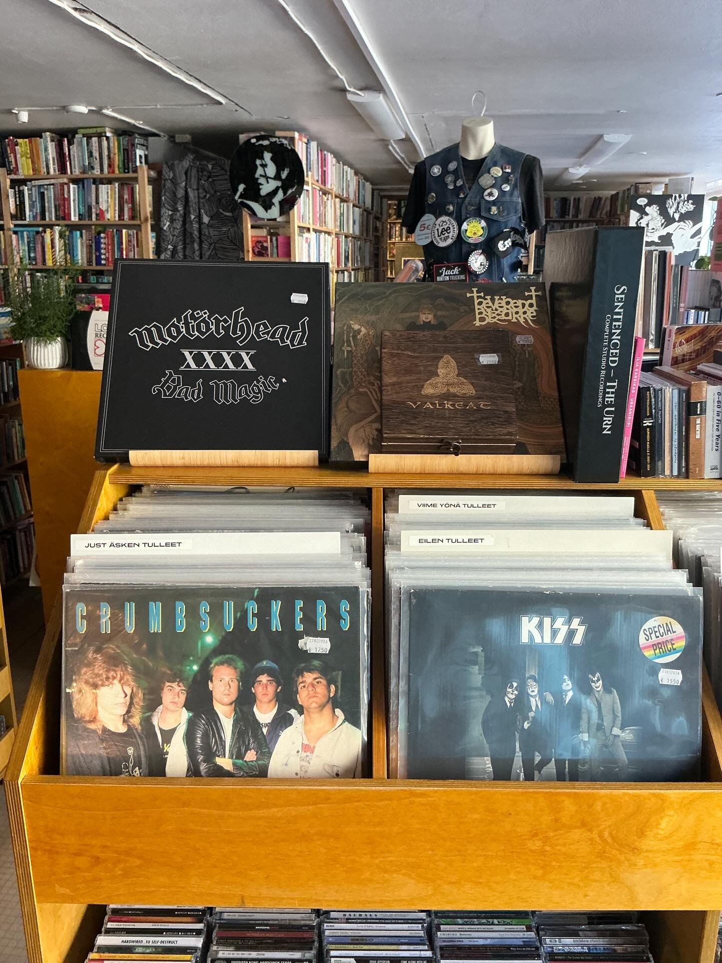 Osuvasti juuri t&auml;n&auml;&auml;n facebook-muistoni muistuttivat minua t&auml;st&auml; yhdeks&auml;n vuoden takaisesta postauksestani:

&rdquo;Moni on kuullut sen legendan, ett joka kerta kun joku sytytt&auml;&auml; savukkeen kynttil&auml;st&auml;