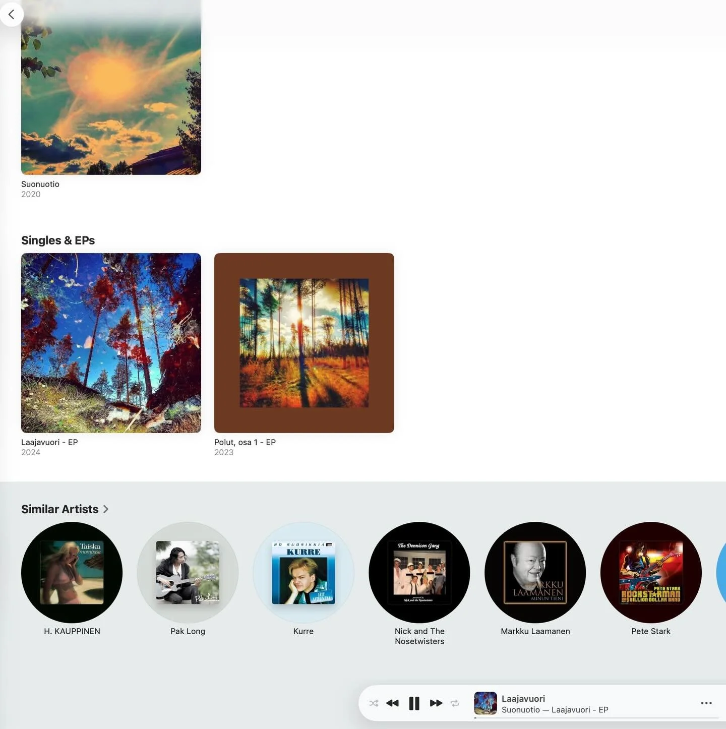 Musasuositus!!!  Joku oli kiikuttanut Alfaan cd-levyn, jonka kansissa ei ollut liiemmin infoa. B&auml;ndin nimi oli ilmeisesti Suonuotio ja nelj&auml;n biisin &ldquo;EP&rdquo; kesti pikkasen yli tunnin. Discogs kertoi b&auml;ndin ainoan fyysisen julk