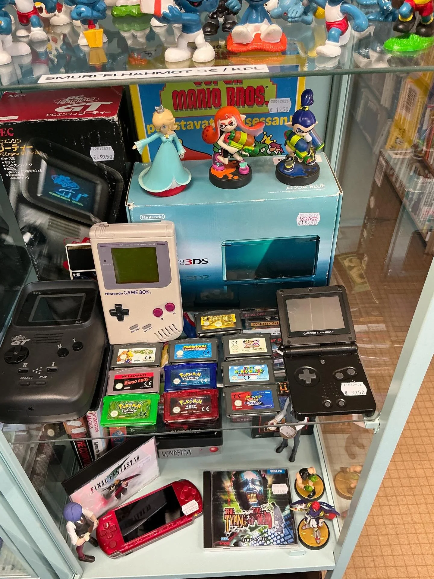 Ostin viime viikolla Nintendo Shopista Mixtape -nimisen videopelin heti ilmestymisp&auml;iv&auml;n&auml;&auml;n.

Peli oli vilahtanut feediss&auml;ni, n&auml;ytt&auml;nyt kiinnostavalta ja saanut t&auml;ysien pisteiden arvioita. Kun se sitten ilmesty
