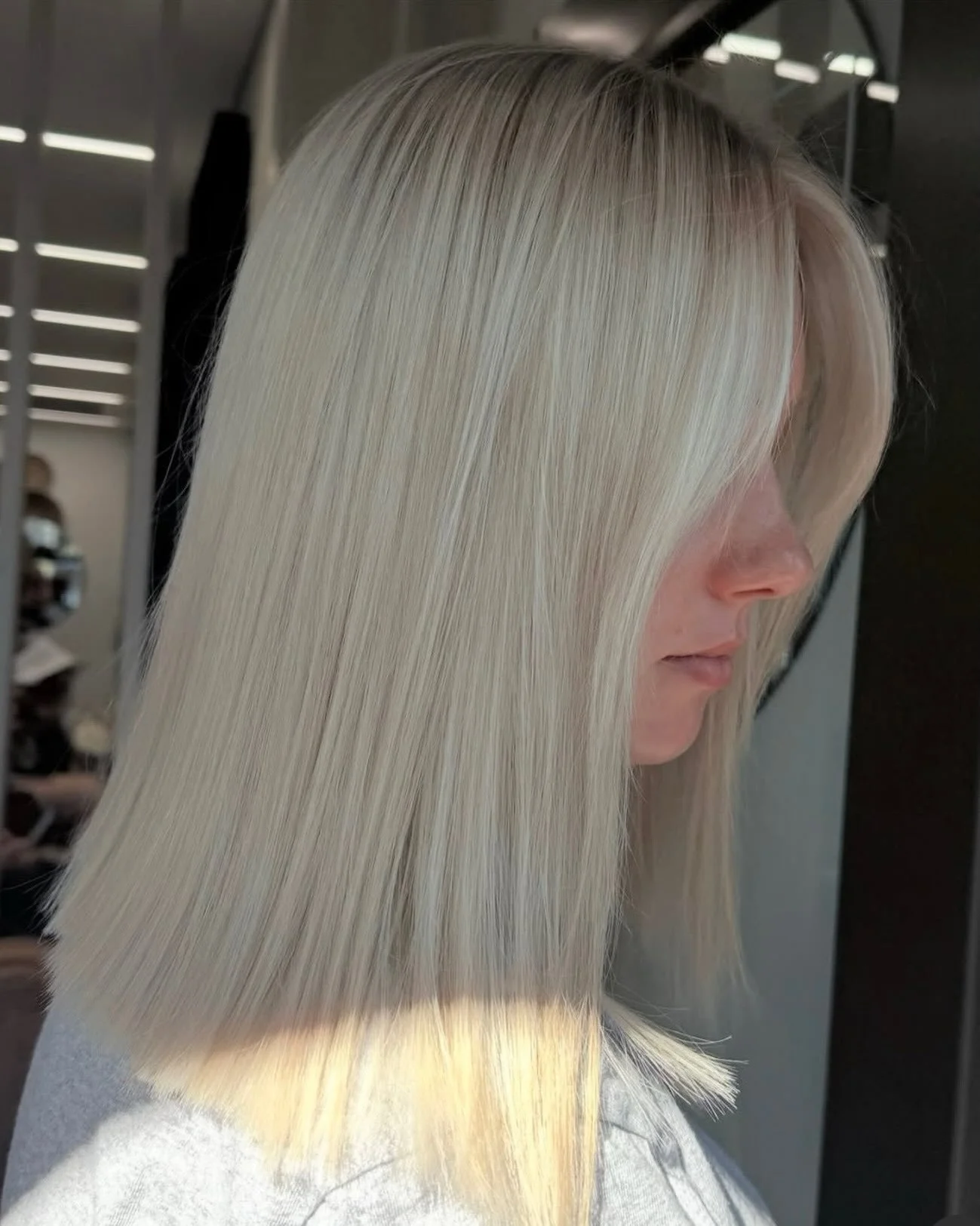 Just enough sun popping! @chloe_combculture delivering this dream colour 😍

#darwinhairdresser #darwinhairsalon #oandm #blonde #originalmineral