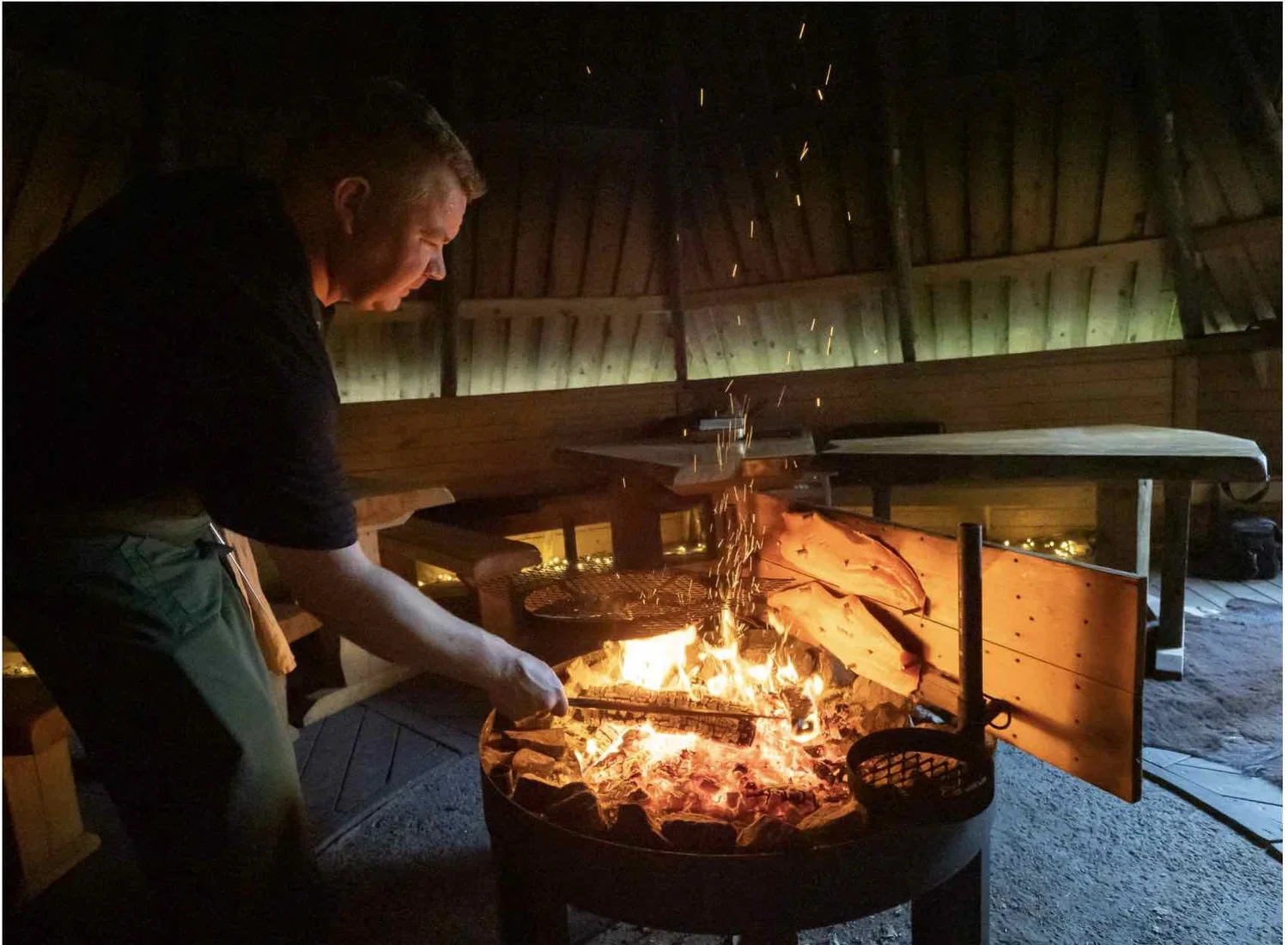 Kota järven rannalla Polku Hotelissa