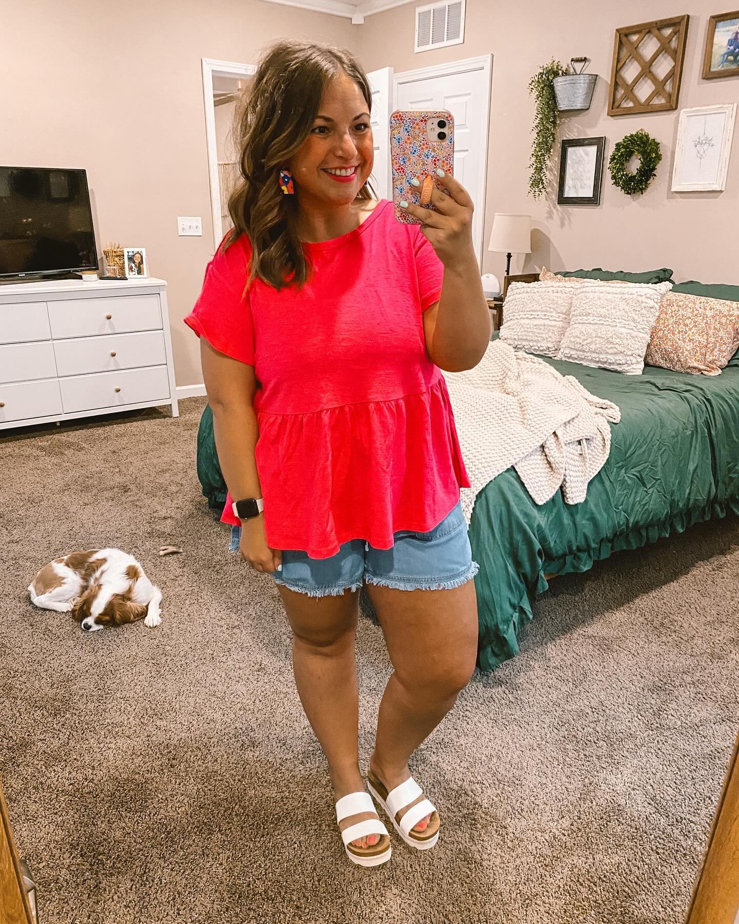 My style definitely leans towards the modest side of things, especially for someone my age. So I love when I find affordable pieces that show a little bit more skin than normal but that I still feel comfortable in! This top from @walmart is too cute 