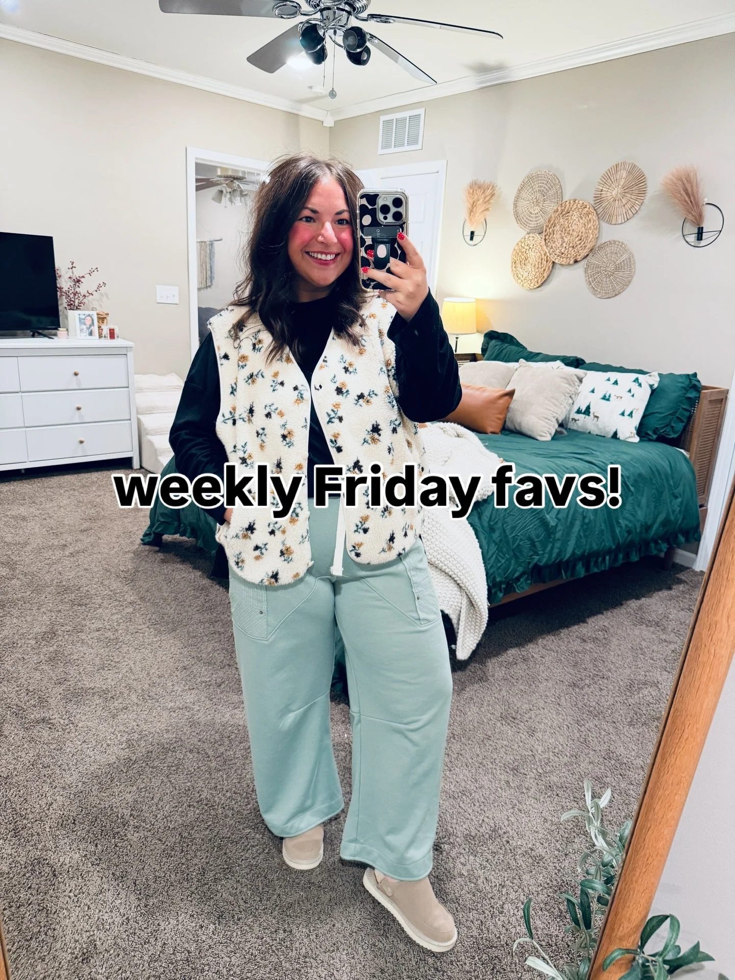 Lots of comfy cozies &amp; fall + winter essentials for this week&rsquo;s Friday favs post. Comment FRIDAY for links! 🫶🏻