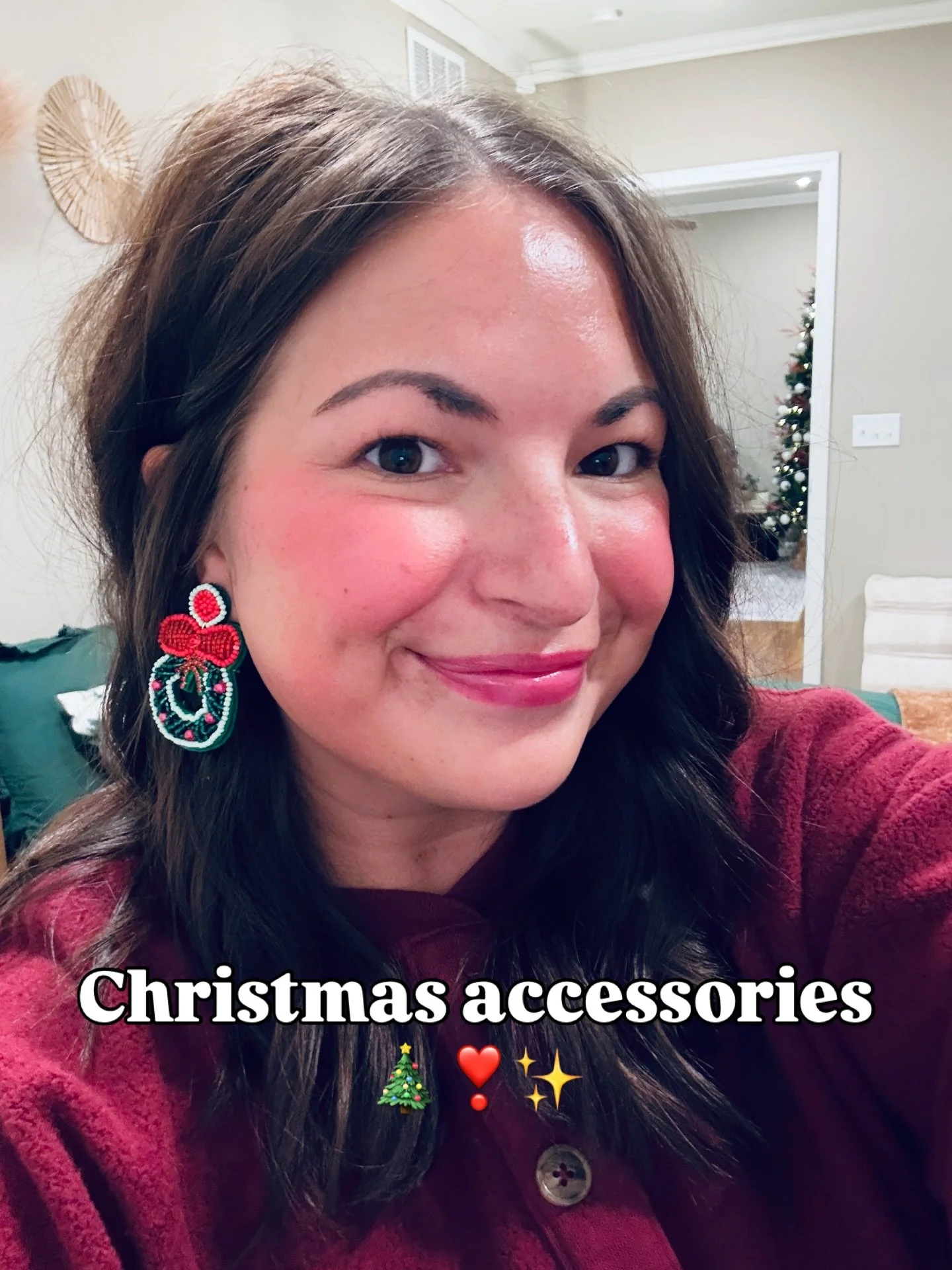 Ladies! When I tell you this week&rsquo;s Friday Favs post is huge, I mean it!! Lots of comfy cozies &amp; fall + winter essentials. Plus, a bunch of Christmas-themed things, too! YAY!!! Starting things off with a bunch of Christmas accessories. My f