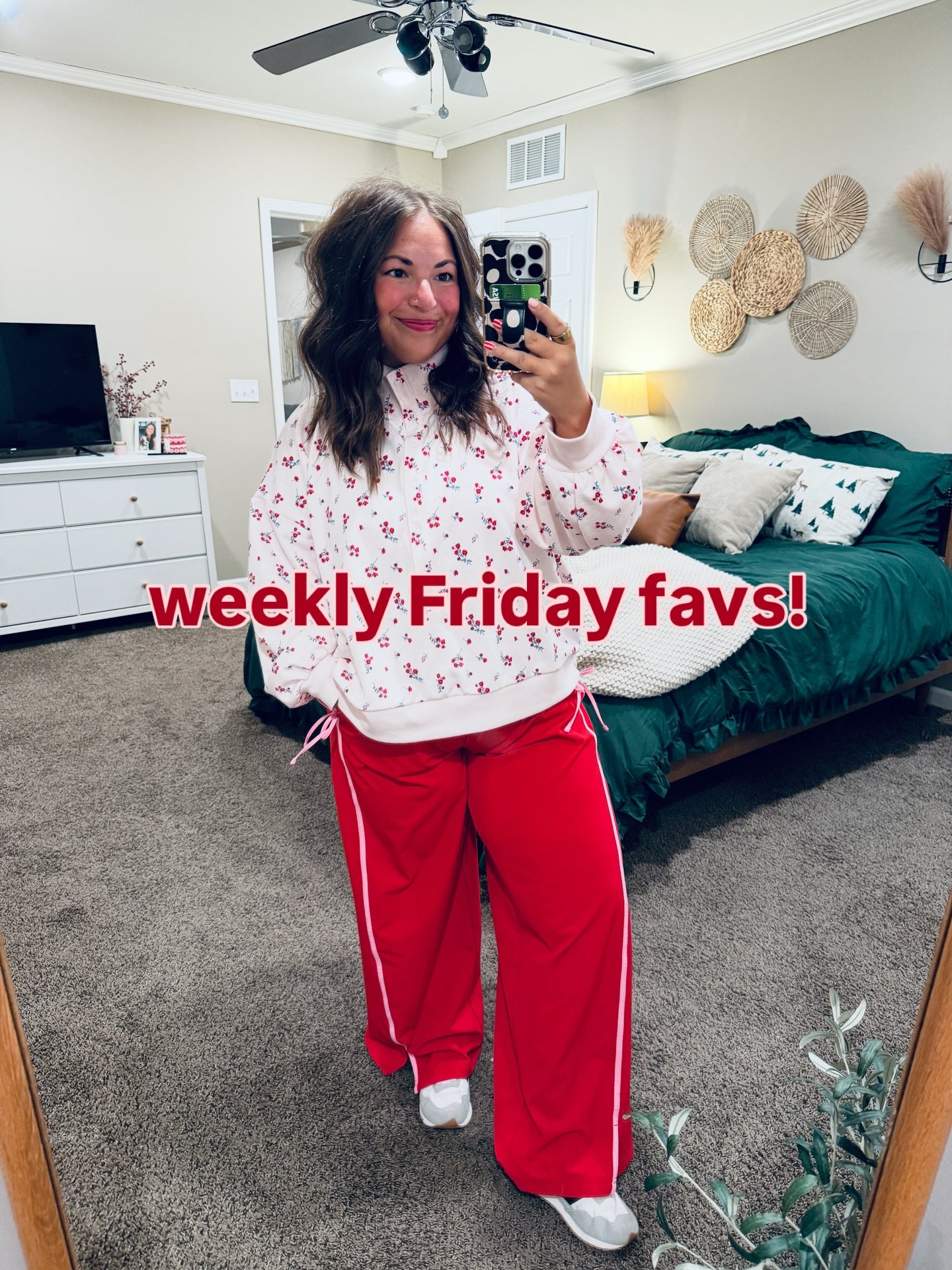 Lots of comfy cozies + winter essentials for this week&rsquo;s Friday favs post. Comment FRIDAY for links! 🫶🏻