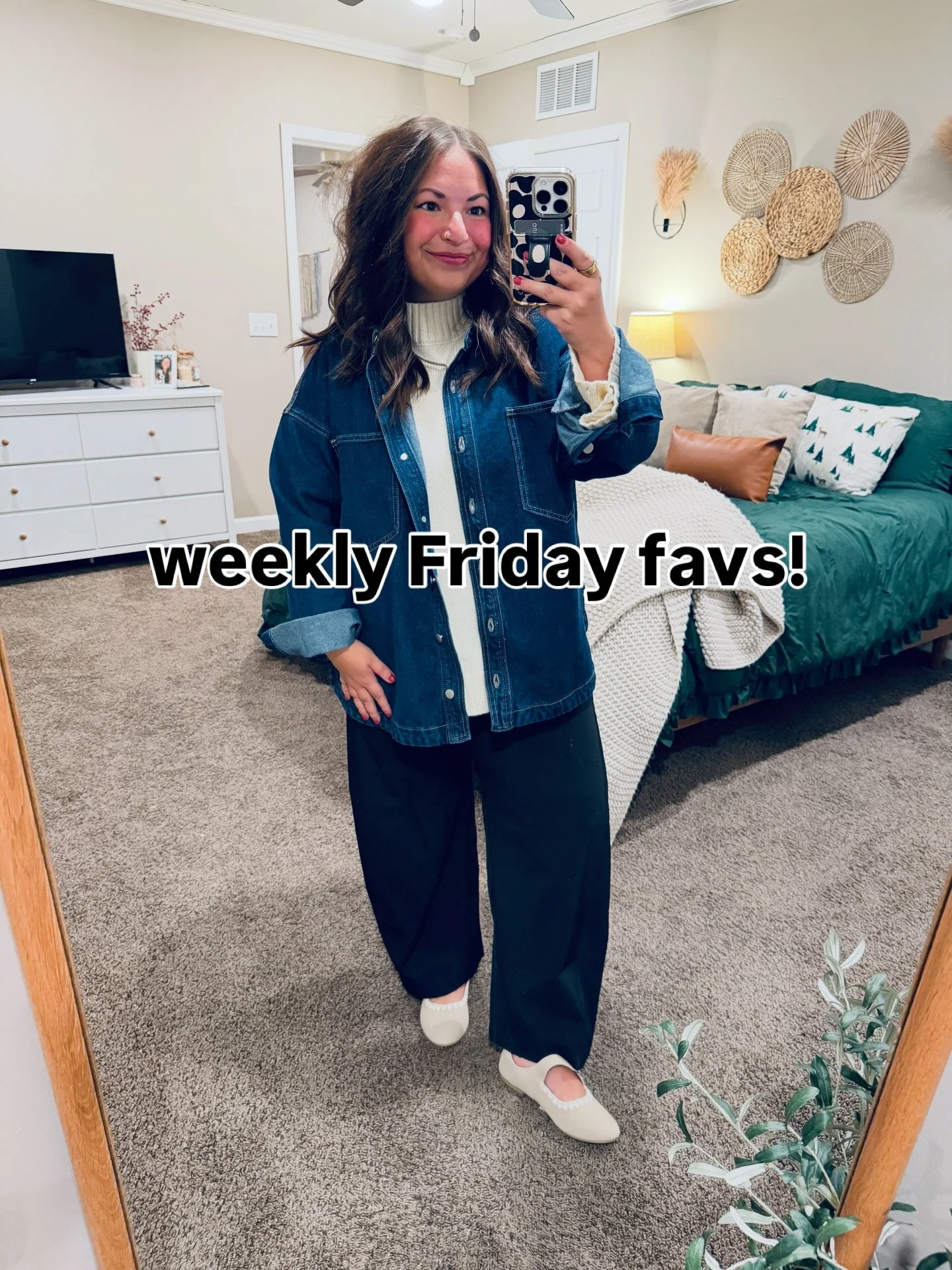 Lots of comfy cozies + winter essentials (&amp; a few Valentine&rsquo;s Day pieces) for this week&rsquo;s Friday favs post. I also included a mini Old Navy haul! Comment FRIDAY for links! 🫶🏻