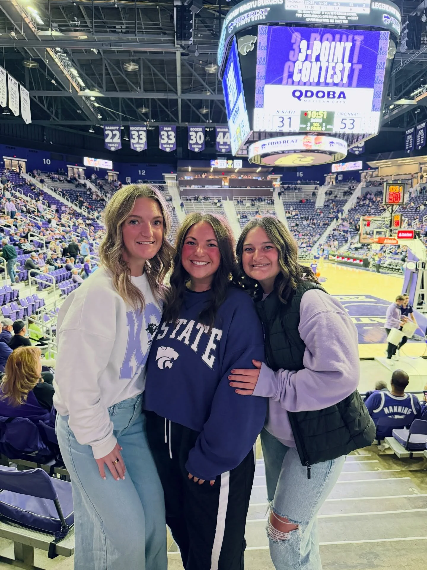 sister date > scoreboard !!