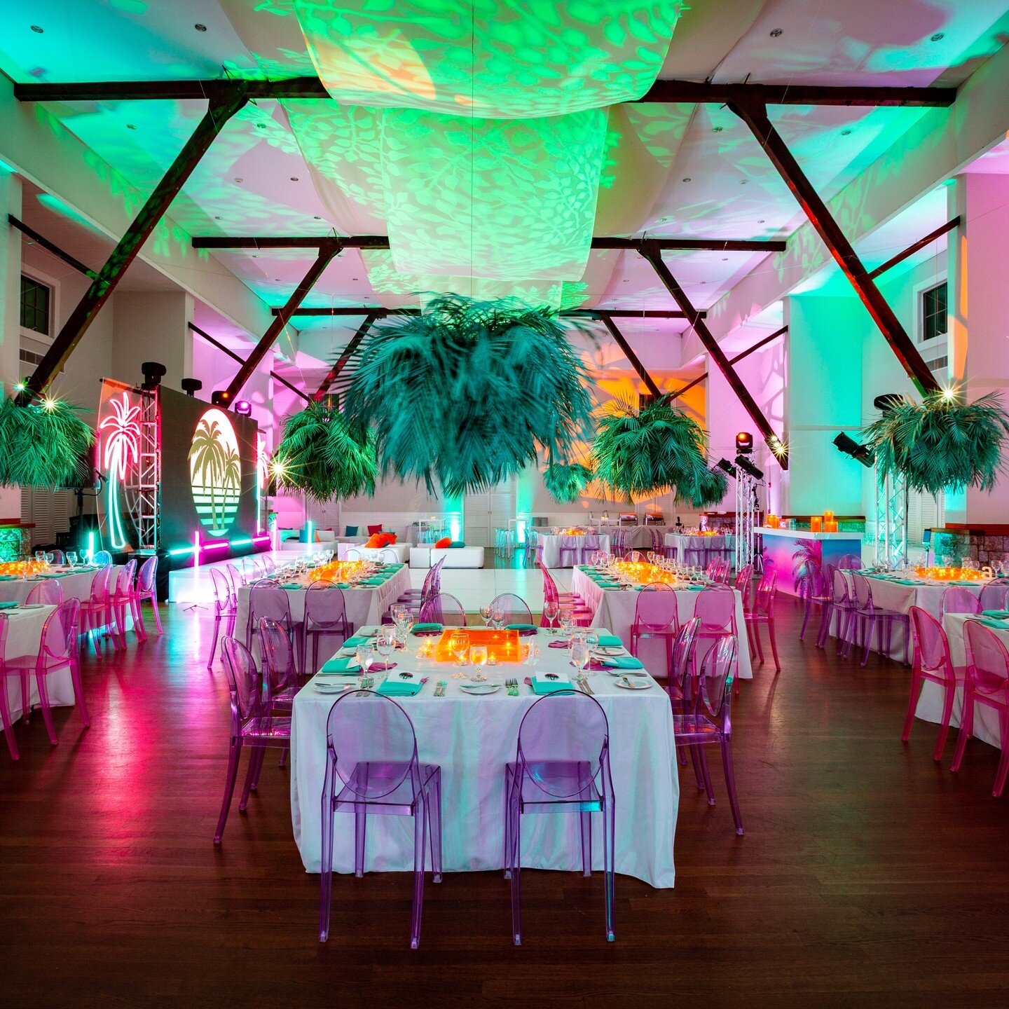 Welcome to Miami!

Venue/Catering: @shenorock 
Planner: @esp_creative 
Entertainment: @esp_creative 
Decor: @jw_eventdesign 
Photography: @hechler.photographers 

#mitzvah #mitzvahdecor #miamidecor #eventdesign #eventdesigner #brightcolors #mitzvahce