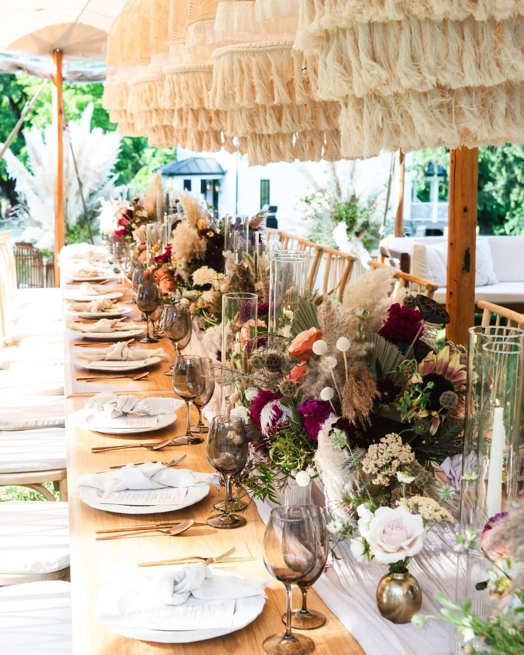 Every event tells a story&mdash;and it&rsquo;s the little details that bring the page to life. From velvet textures to pops of fuchsia, this setup brought elegance with personality. 💐✨

What&rsquo;s your favorite detail from this design? Let us know