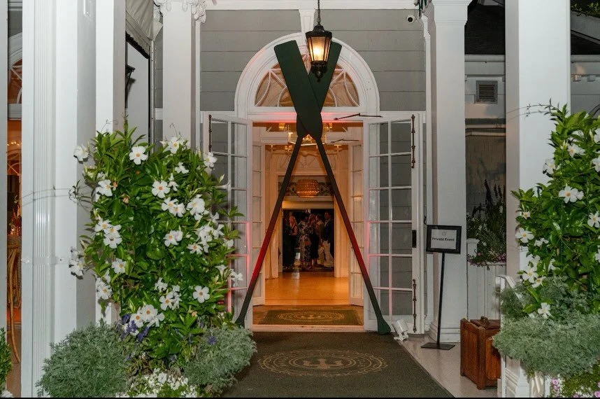 Custom details, curated cocktails, and a 40th to remember 🍸✨

Venue: @mauriciogutierrezlosada_ed 
Design/Decor: @jw_eventdesign 
Planner: @madisonevents 
Entertainment: @sebassevents 
Photographer: @brookroadphotography