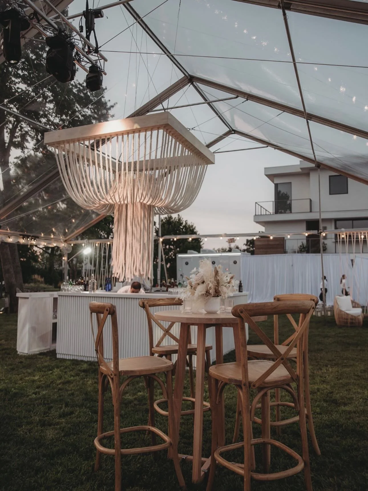 Celebrating 50 years in coastal style ✨🌊

Venue: Private Residence 
Design/Decor: @Jw_eventdesign
Photographer: @davrilphotography 
Entertainment &amp; Planner: @esp_creative 
Caterer: @onthemarcevents