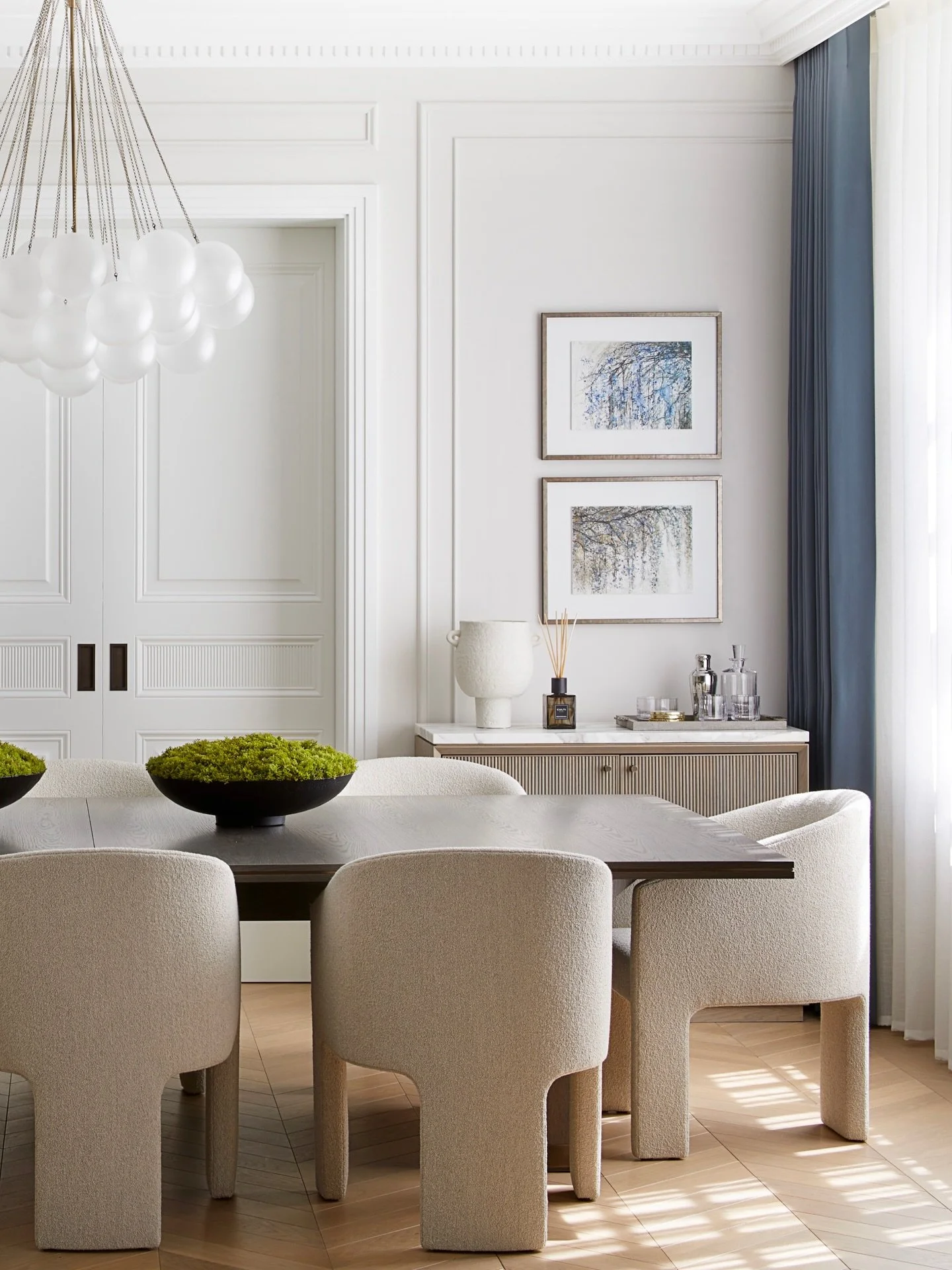 Looking for dining room inspiration? Swipe through to explore a selection of spaces we&rsquo;ve designed over the past few years, from relaxed banquette settings to more formal, elegant dining rooms made for hosting. Wishing everyone a gorgeous Frida