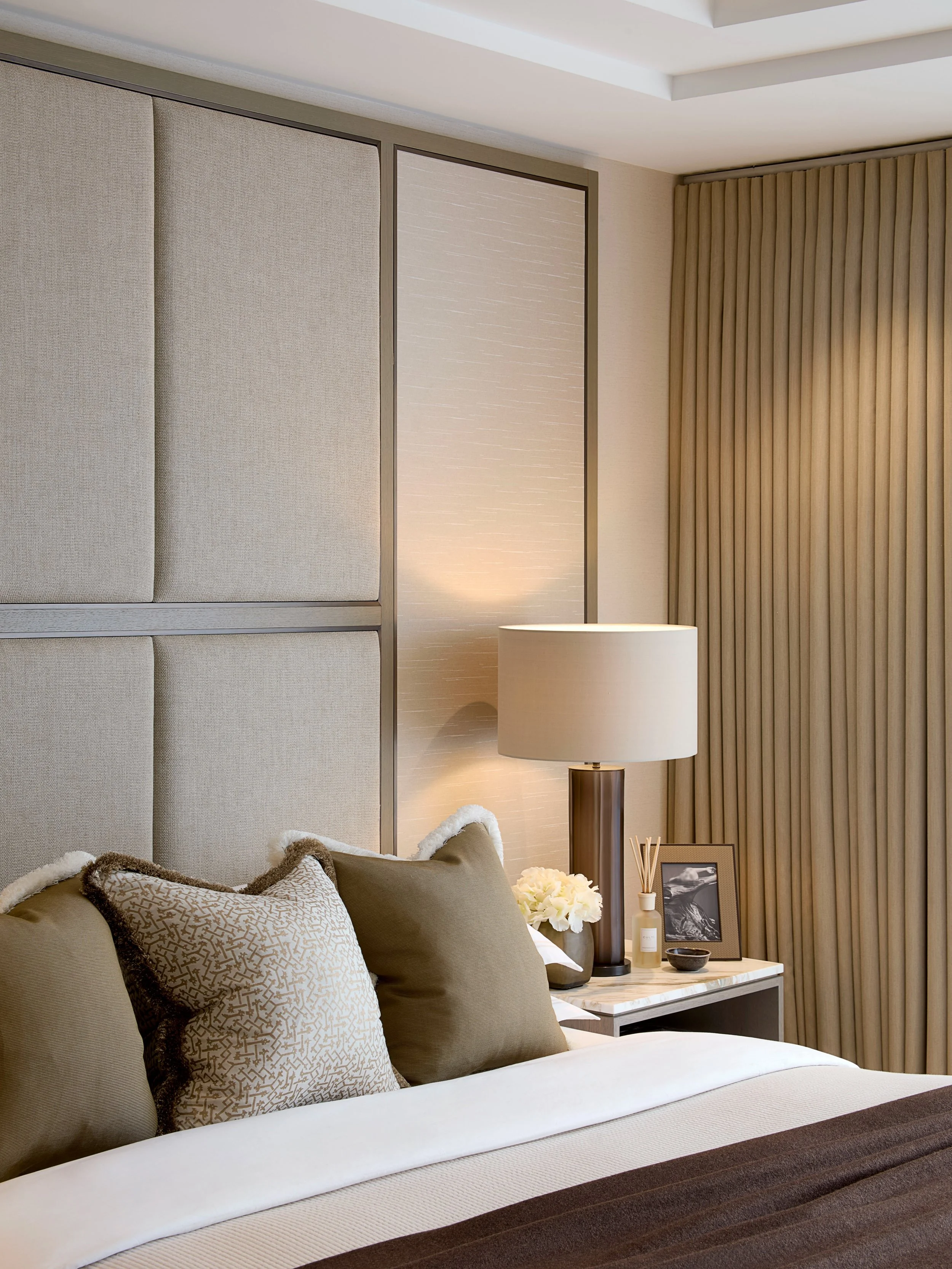 The elegant primary bedroom at our Kensington Apartment. 
.
.
.
#bedroom #bedroomdesign #bedroomgoals #luxurybedroom #luxurydesign