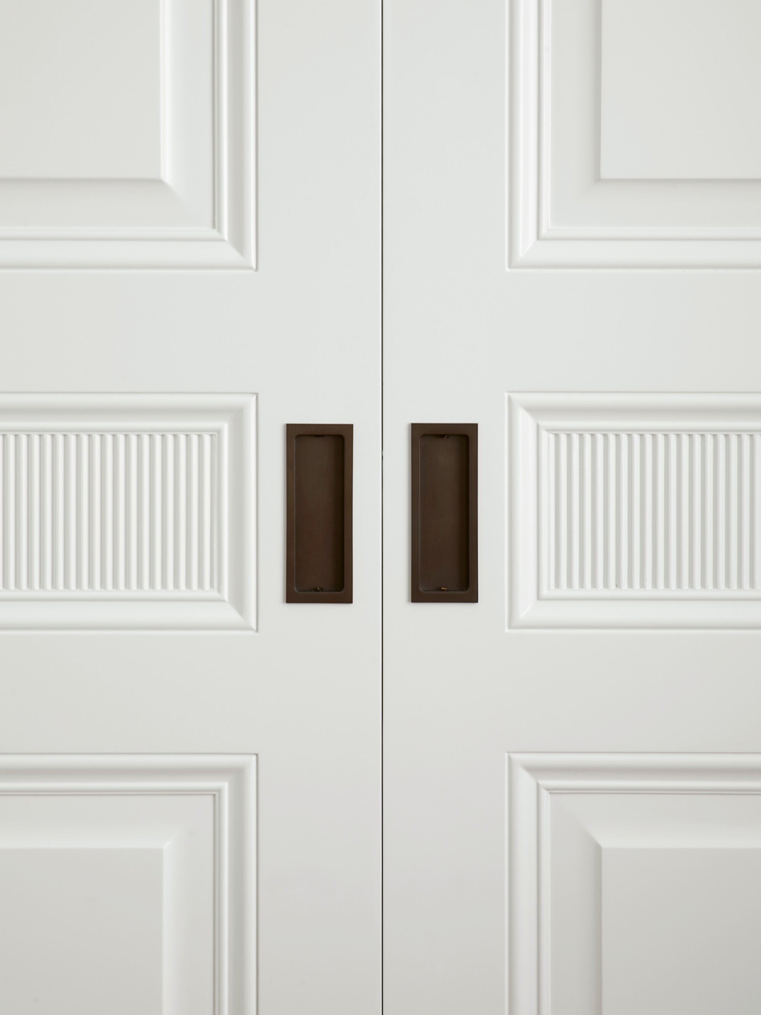 We&rsquo;re wrapping up the week with some architectural details from our North London Family Home project.

From bespoke panelled doors with fluted detailing, to decorative wall and ceiling mouldings, and luxurious blue marble fireplaces, every elem