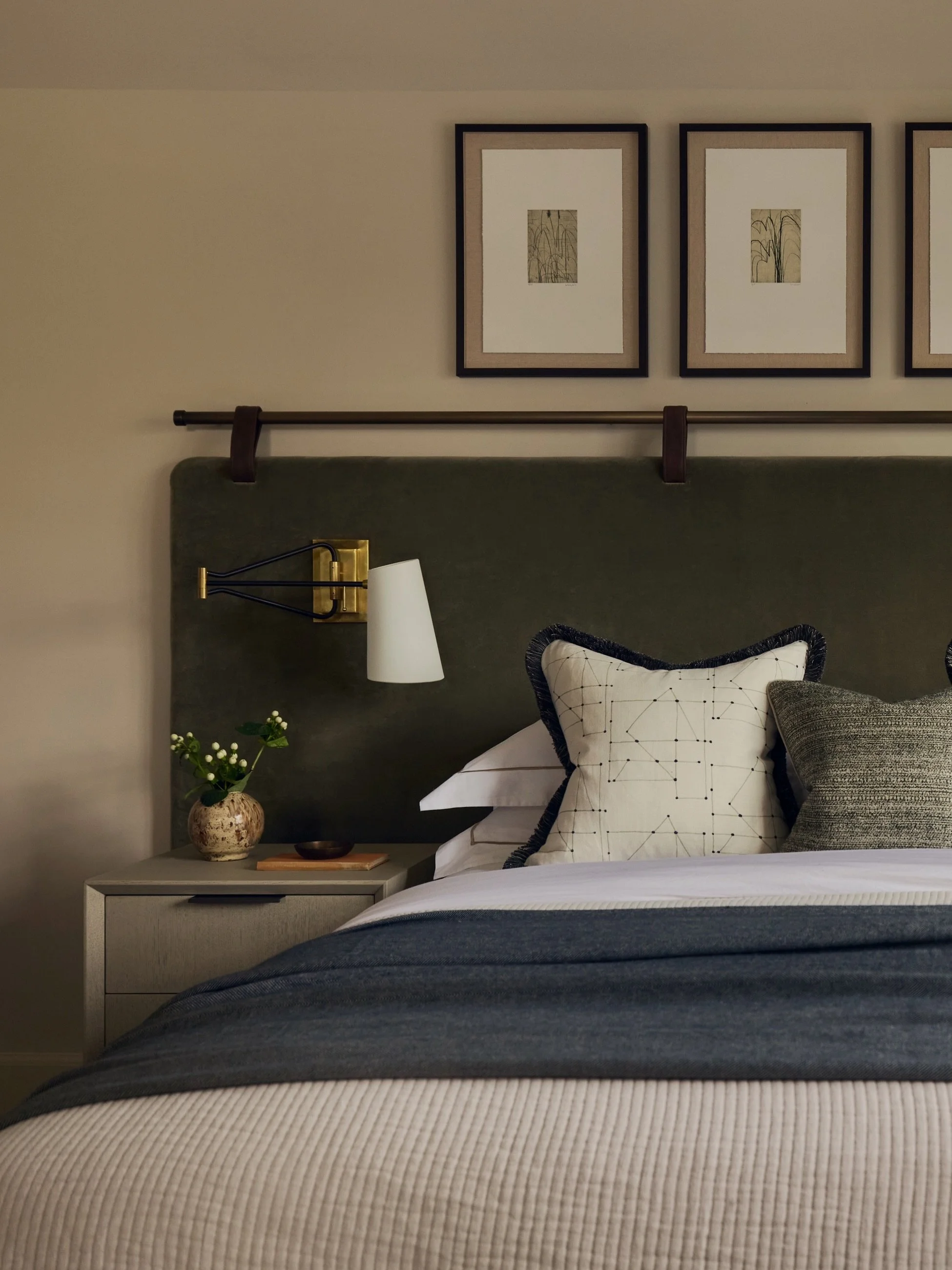 A few tips on how to create the perfectly cocooning bedroom this Sunday evening ✨

An oversized headboard wall can instantly make a bedroom feel more enveloping, while soft green hues bring a sense of calm and create the perfect retreat.

Wall lights